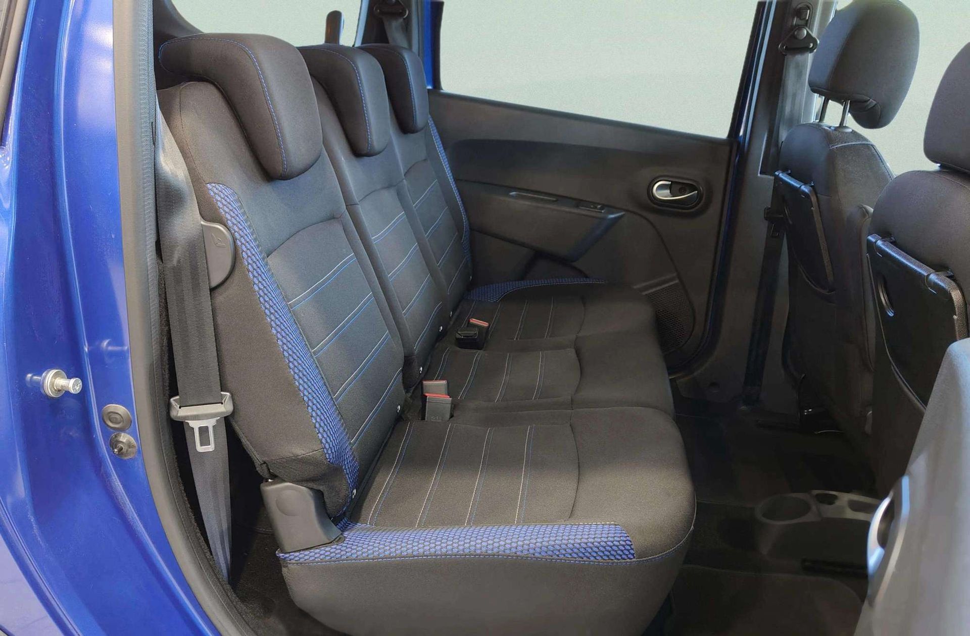 Dacia Lodgy Stepway Comfort dCi 7 plazas - foto 19
