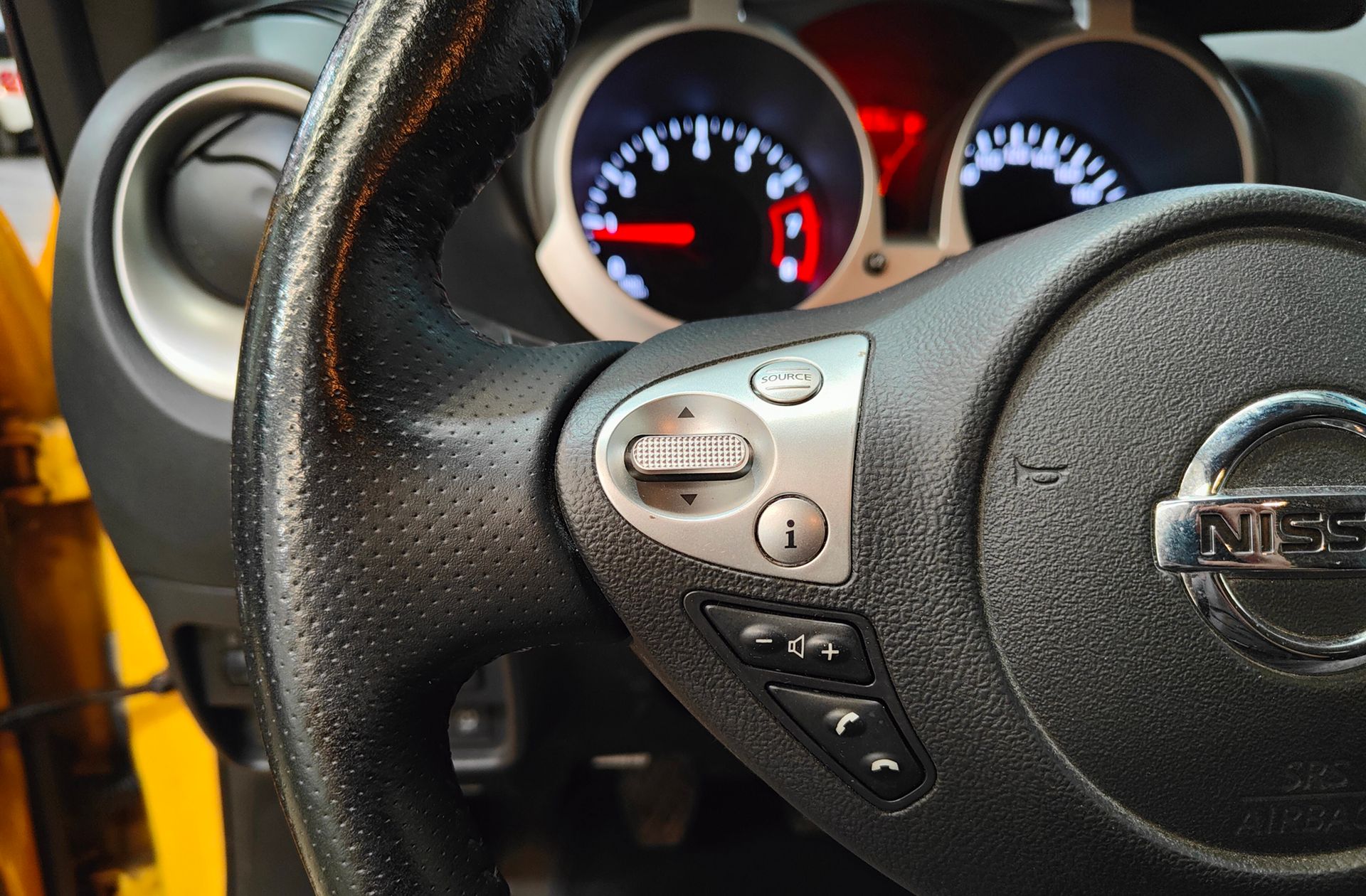Nissan Juke 1.2 DIG-T Acenta 4x2 - foto 21