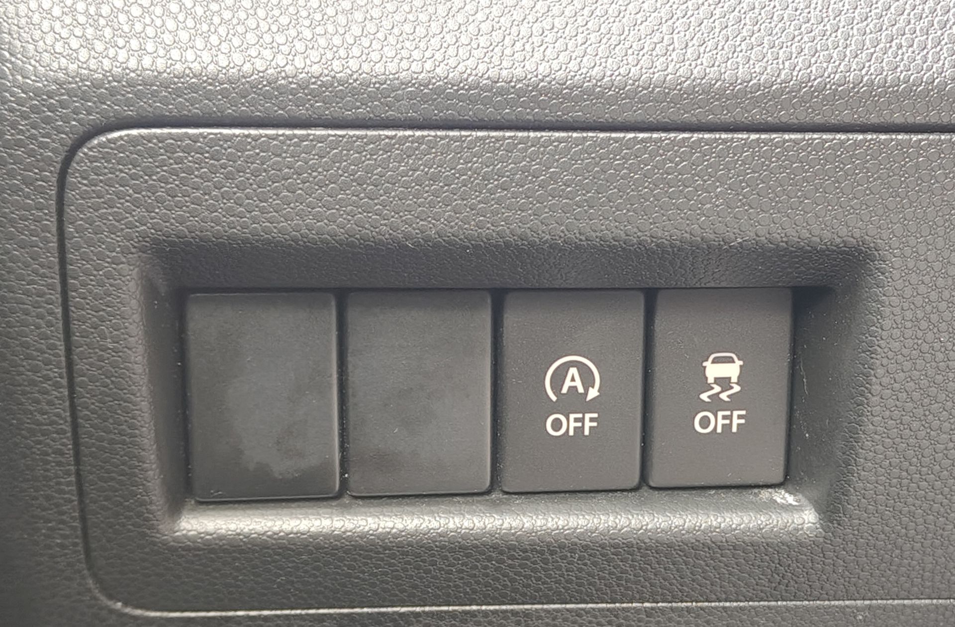 Suzuki Ignis 1.2 Mild Hybrid GLE - foto 23