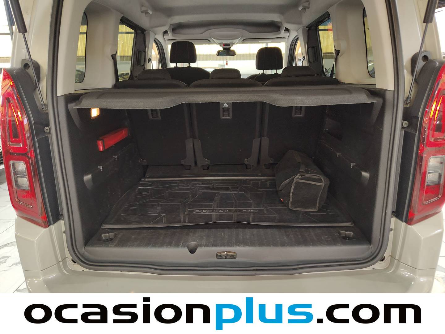 Fotos maletero Toyota Proace City Verso Toyota Proace City Verso 1.5D Family Active L1 (131 CV)