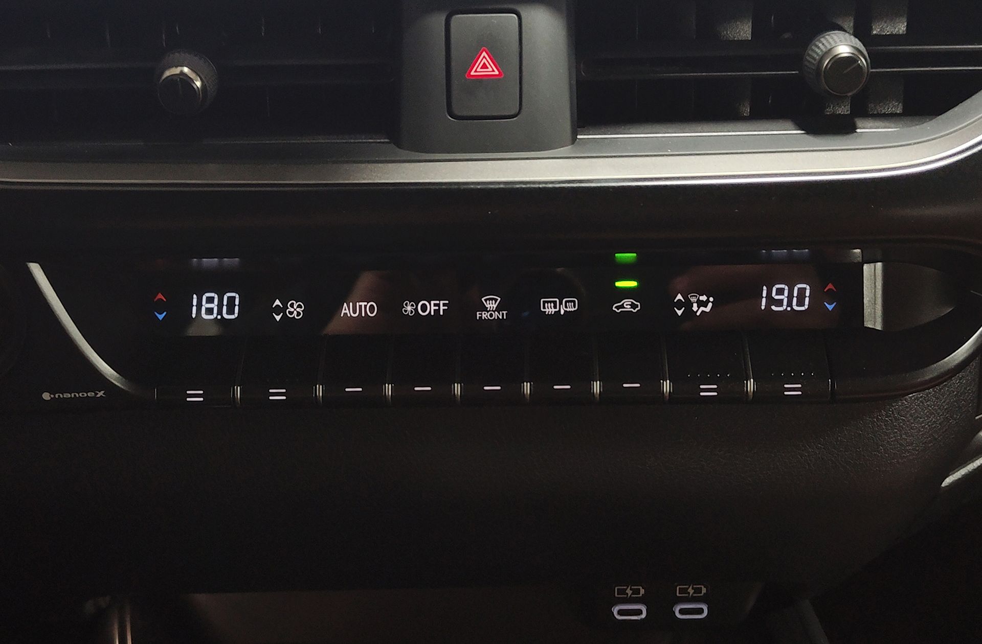 Lexus UX 300h Plus - foto 32