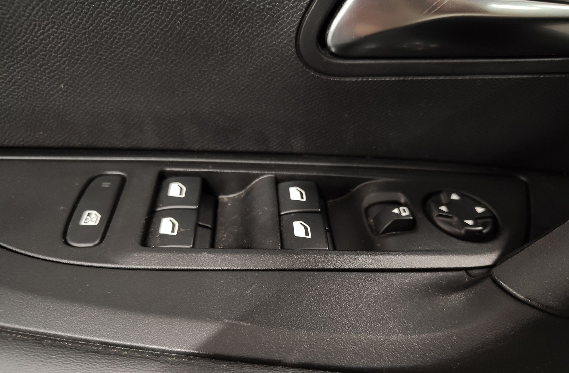 Peugeot 2008 Allure Hybrid eDCS6 - foto 25