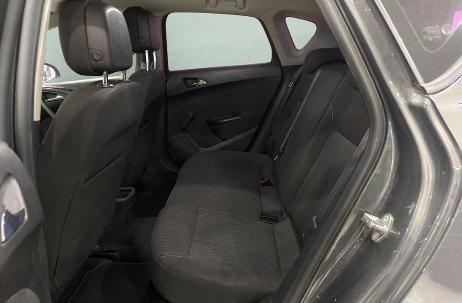 Opel Astra 1.6 CDTi Business - foto 9