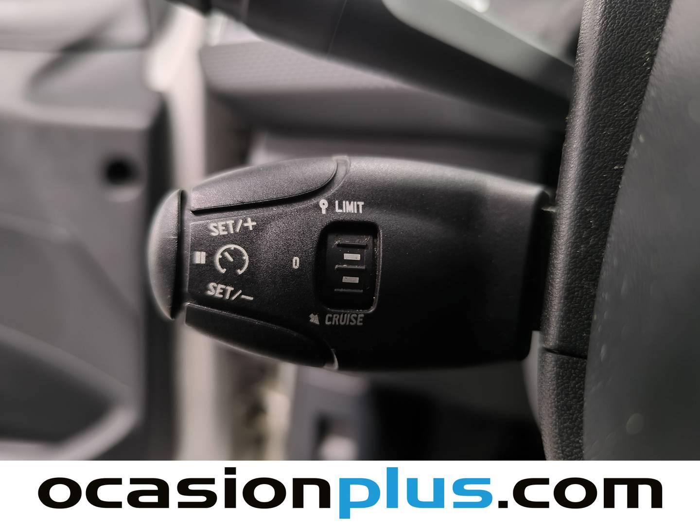 Equipamiento del Peugeot 208 Peugeot 208 1.6 BlueHDi S&S Style (100 CV)