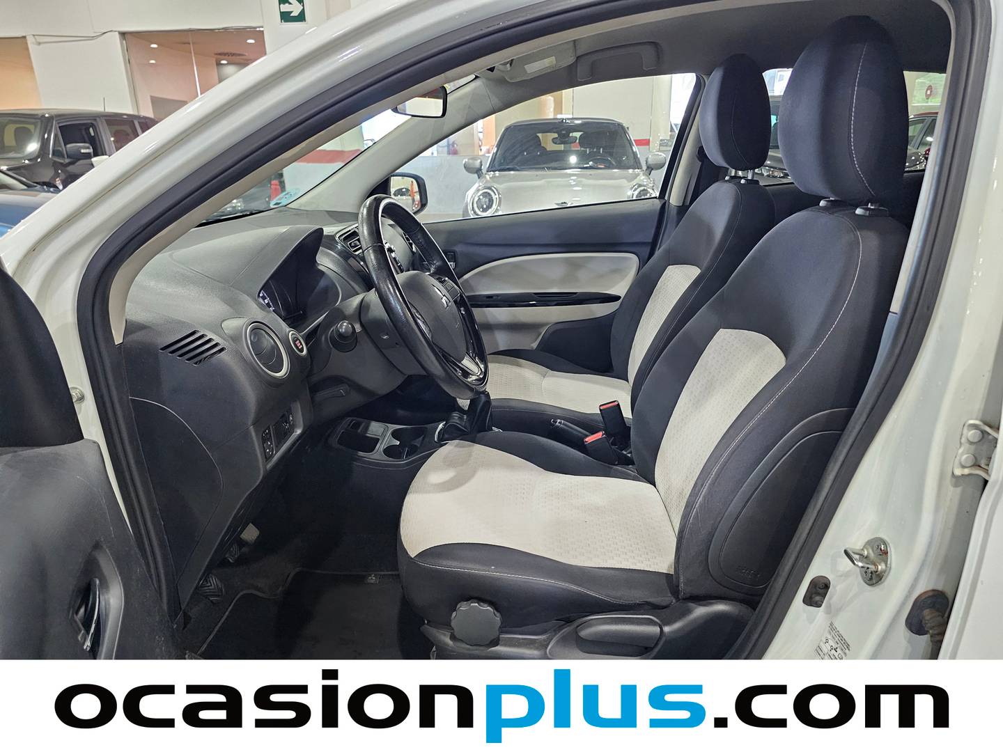 Foto asientos delanteros Mitsubishi Space Star Mitsubishi Space Star 120 MPI Kaiteki  (80 CV)