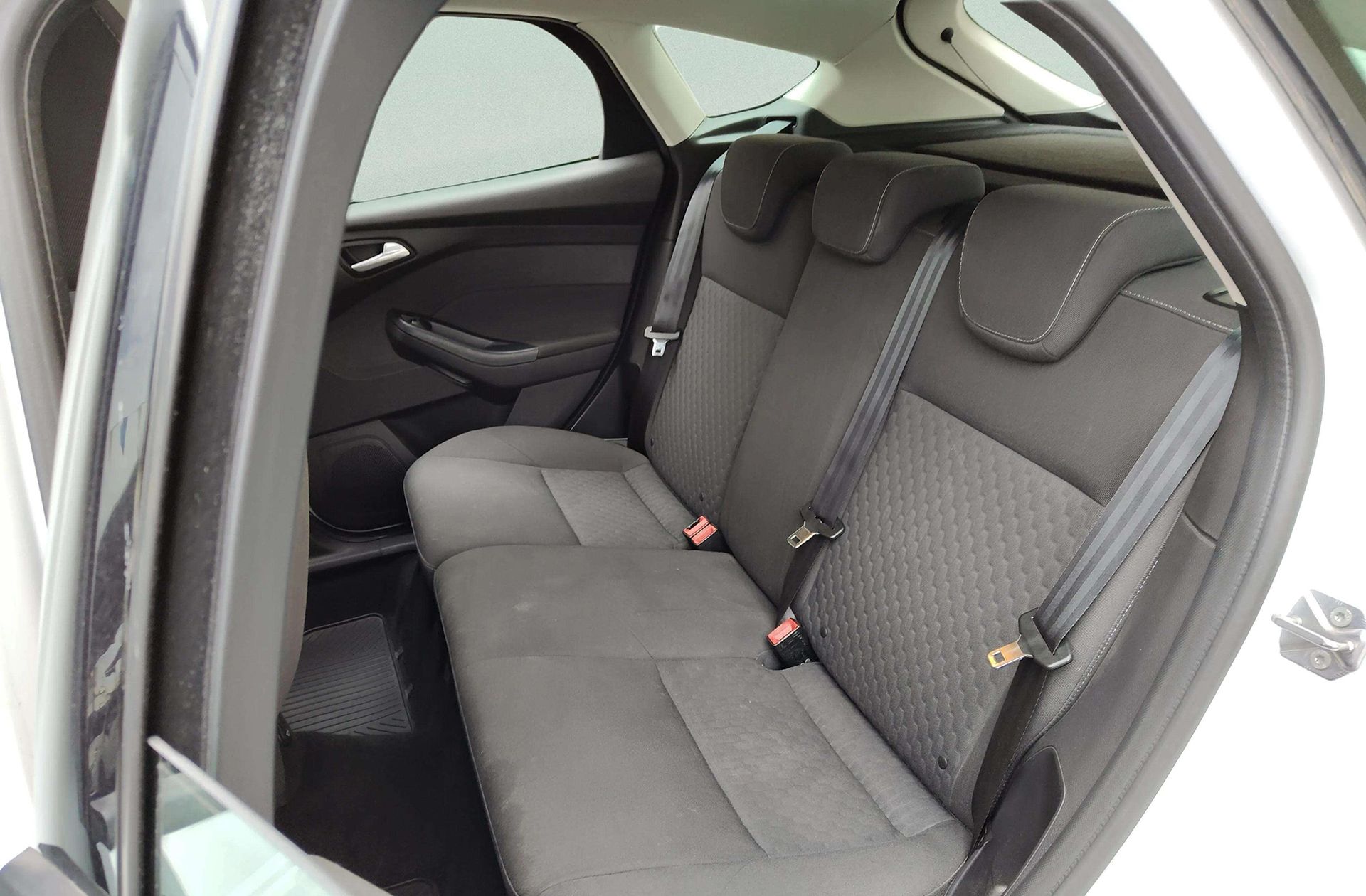 Ford Focus 1.0 EcoBoost Trend - foto 9