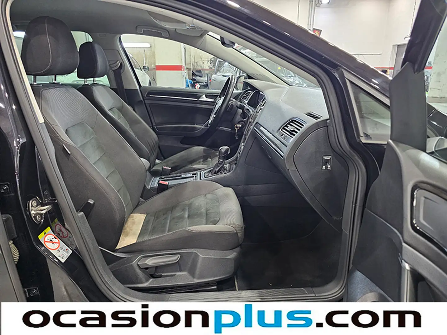 Foto Volkswagen Golf Volkswagen Golf Sport 1.6 TDI (115 CV) DSG PACK R-LINE