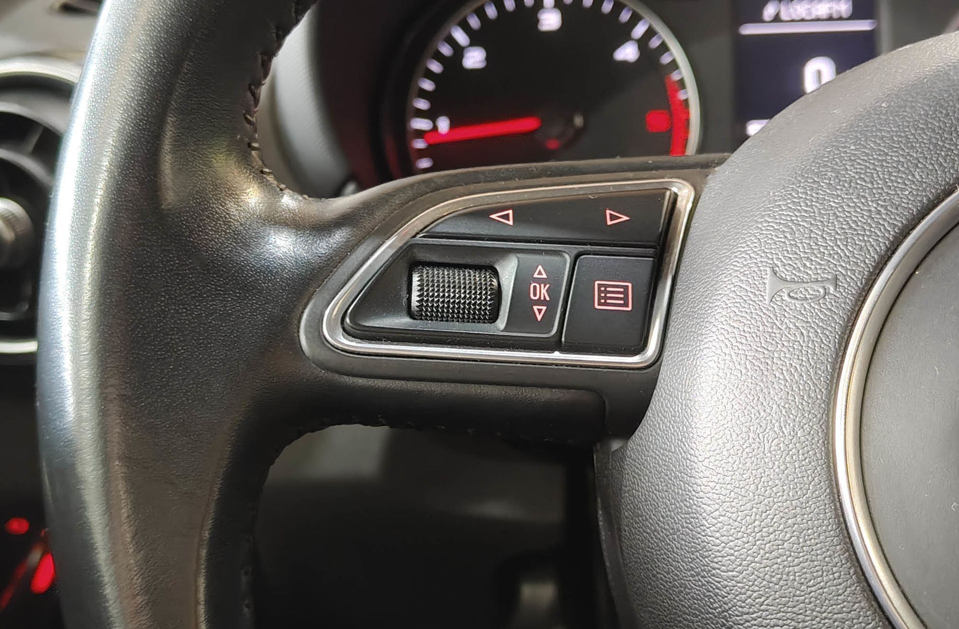Audi A1 Adrenalin 1.6 TDI - foto 21