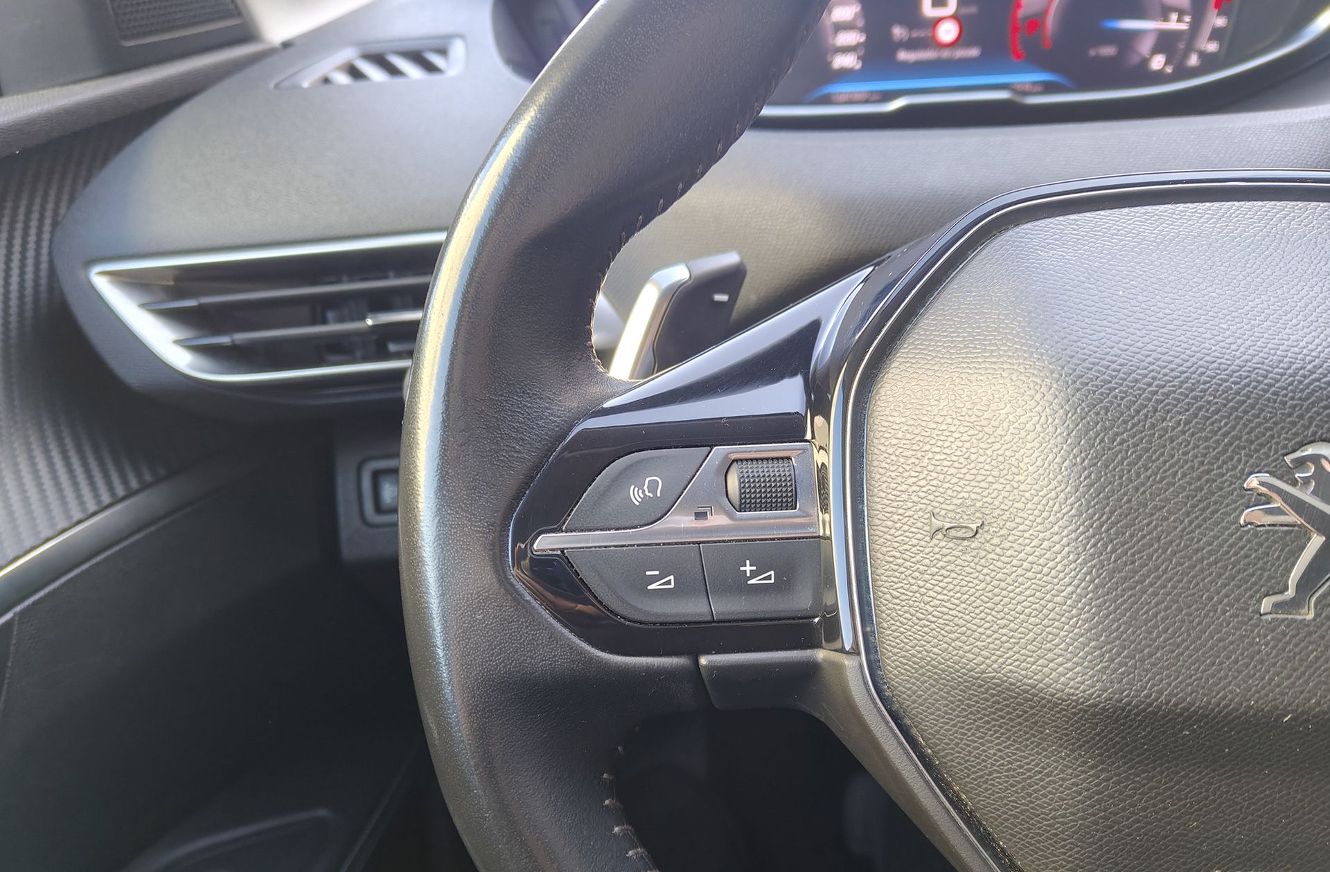 Peugeot 5008 PureTech 130 Allure EAT8 7 plazas - foto 25