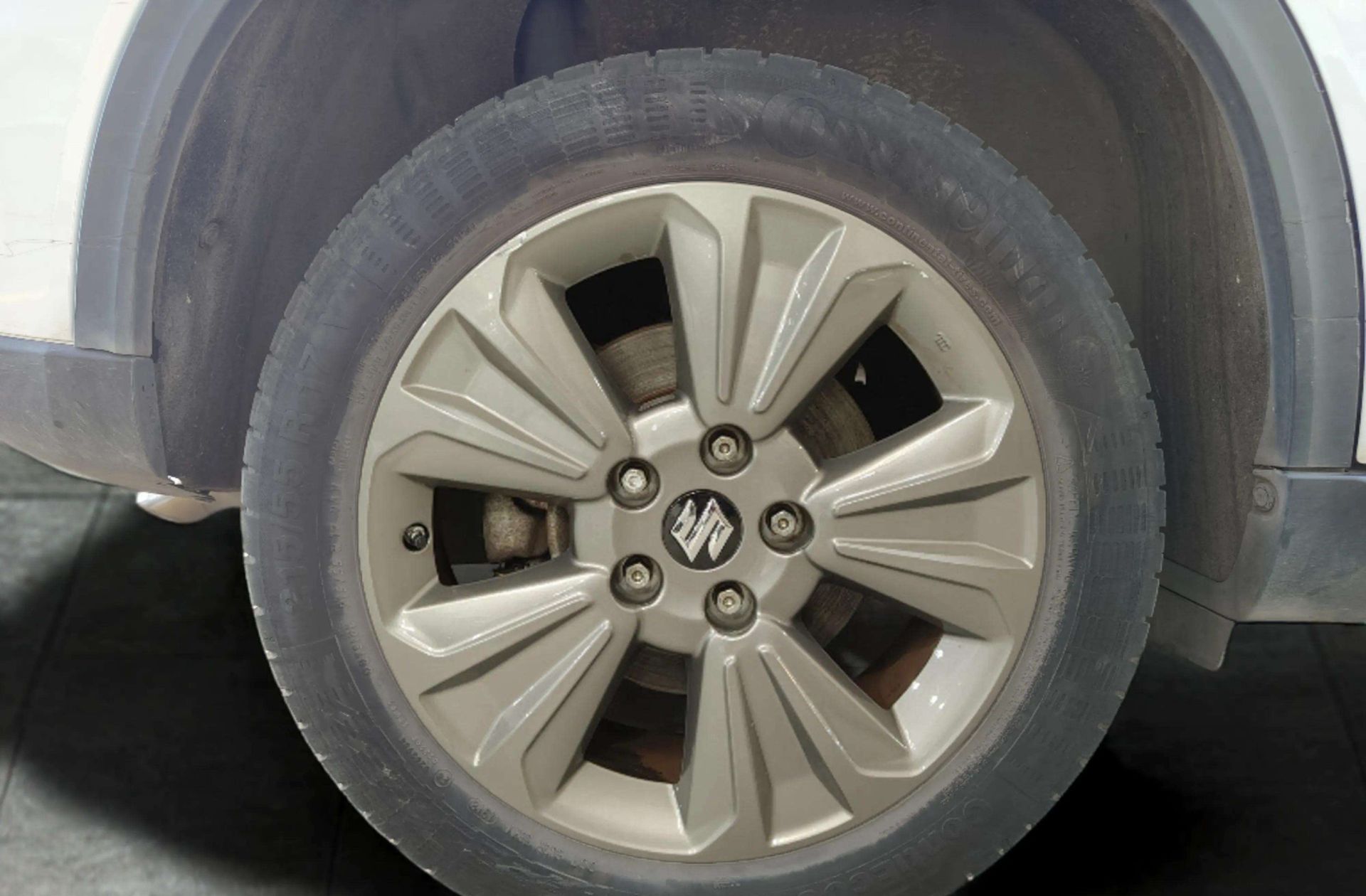 Suzuki Vitara 1.6 Ddis GLE - foto 30