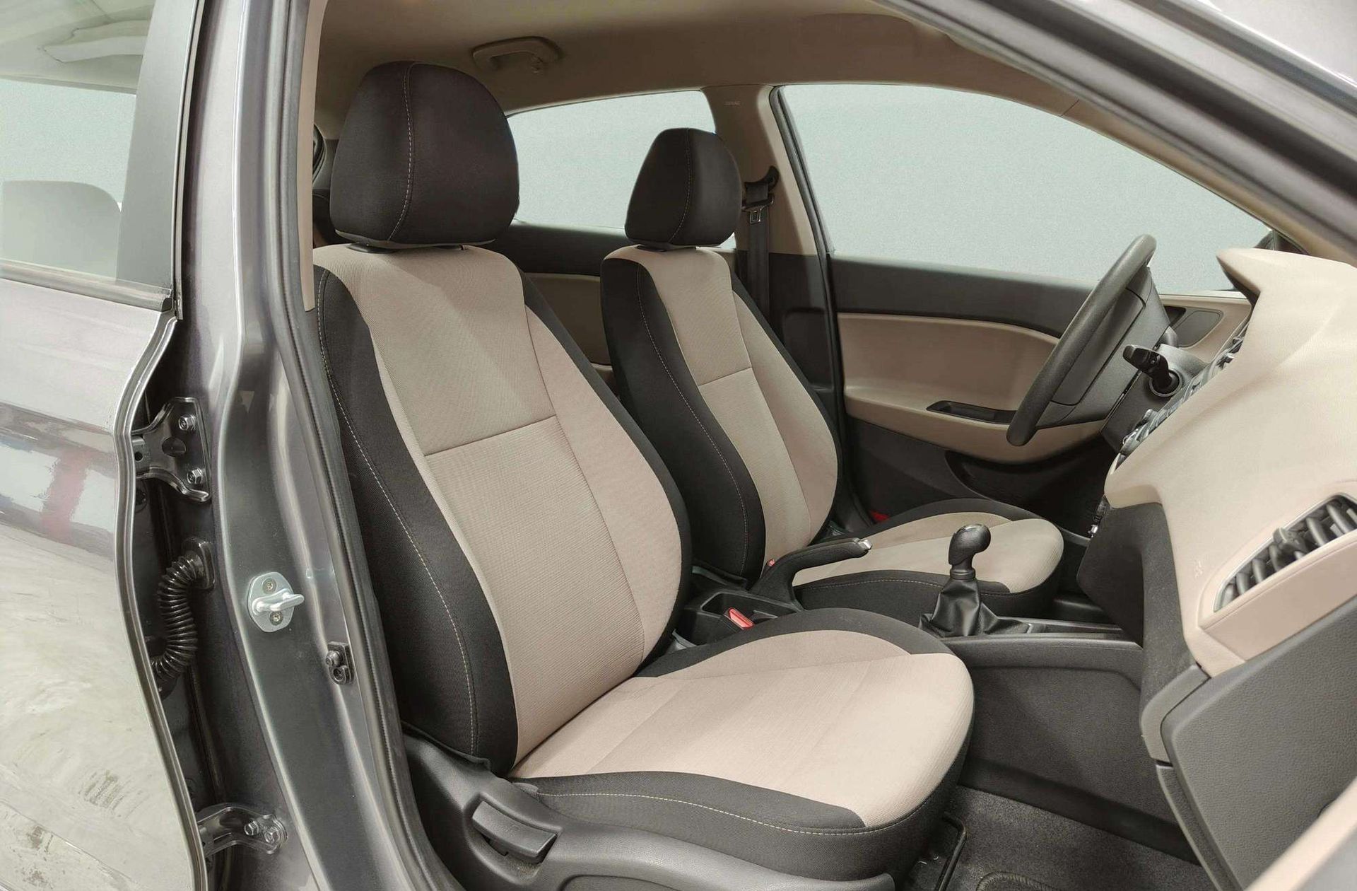 Hyundai i20 1.2 MPI Essence - foto 15