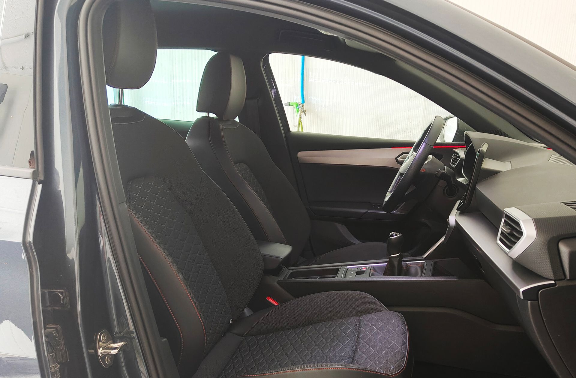 SEAT León ST 2.0 TDI FR XL - foto 19