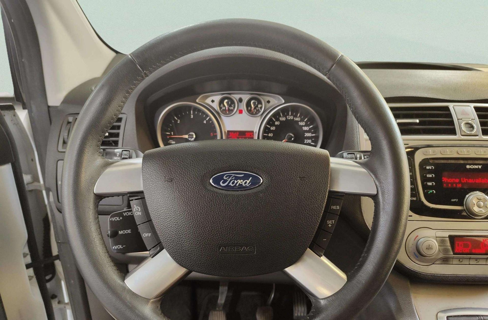 Ford Kuga 2.0 TDCi Trend 4x2 - foto 21