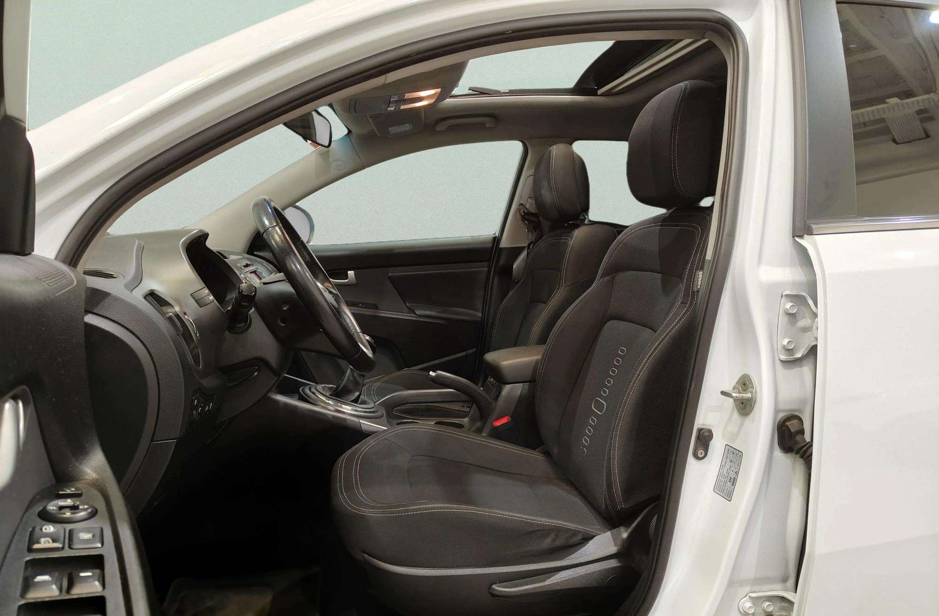 Kia Sportage 1.7 CRDi VGT Drive 4x2 - foto 9