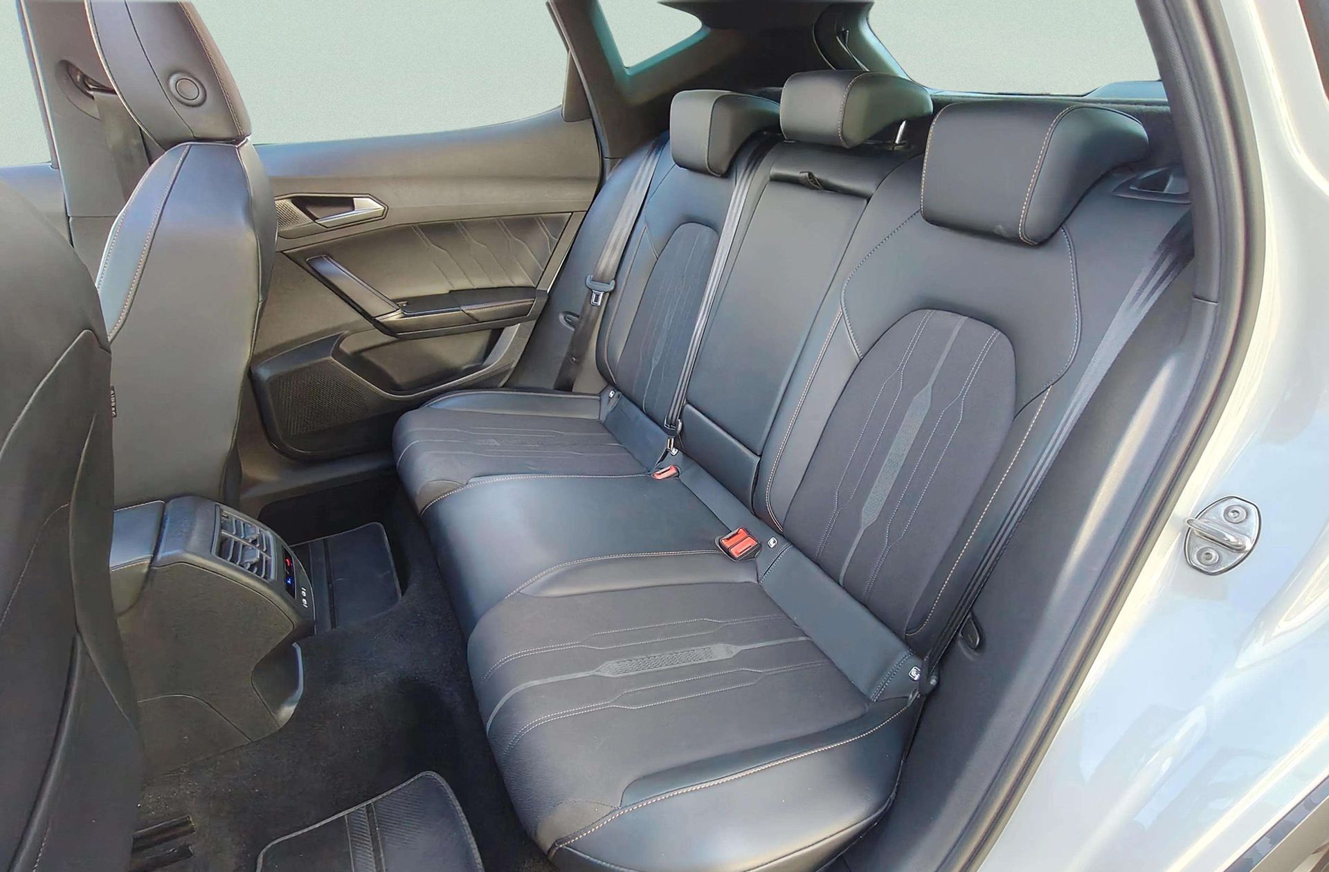 Cupra Formentor 1.5 TSI - foto 14