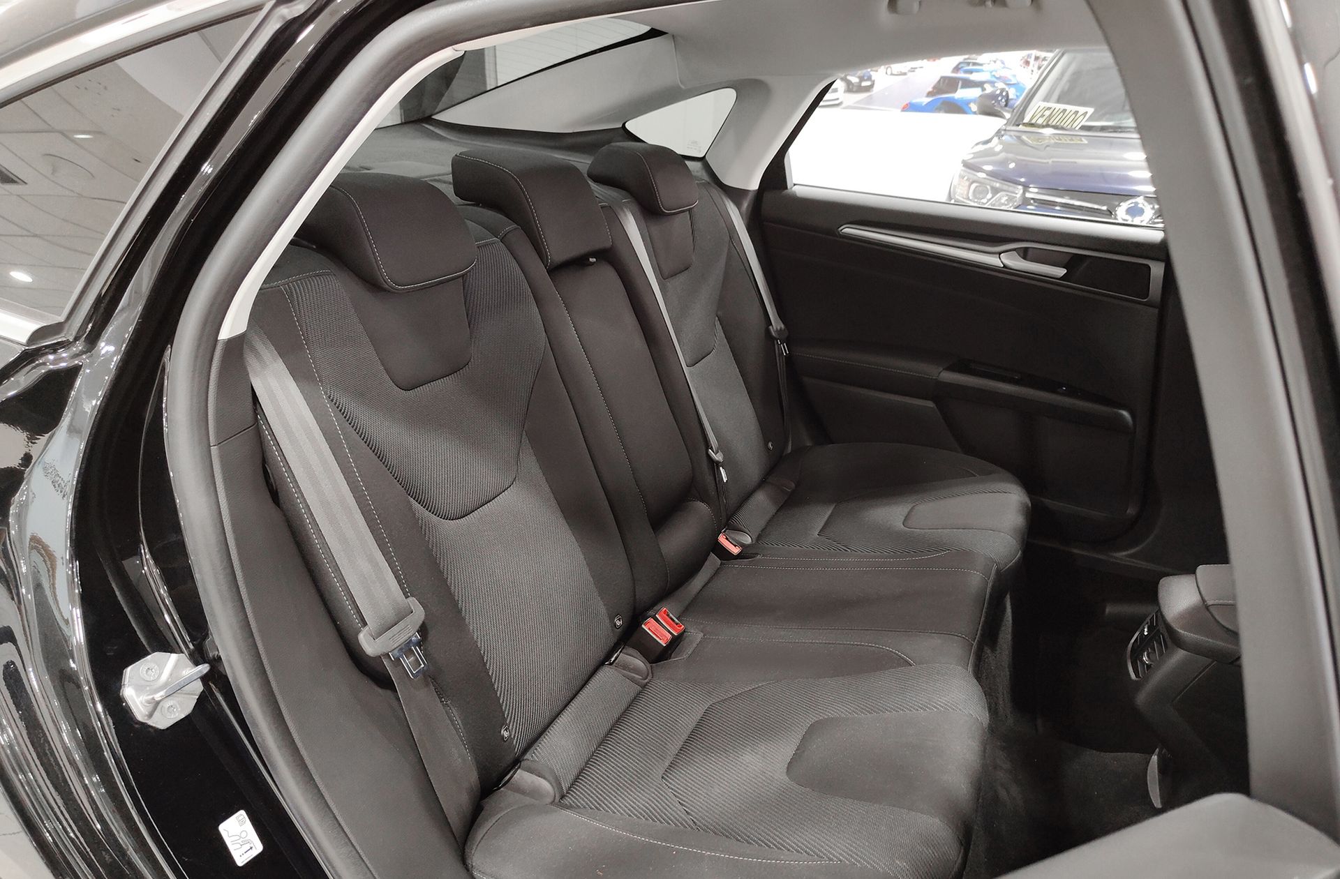 Ford Mondeo 2.0 Híbrido HEV Sedan Titanium - foto 18