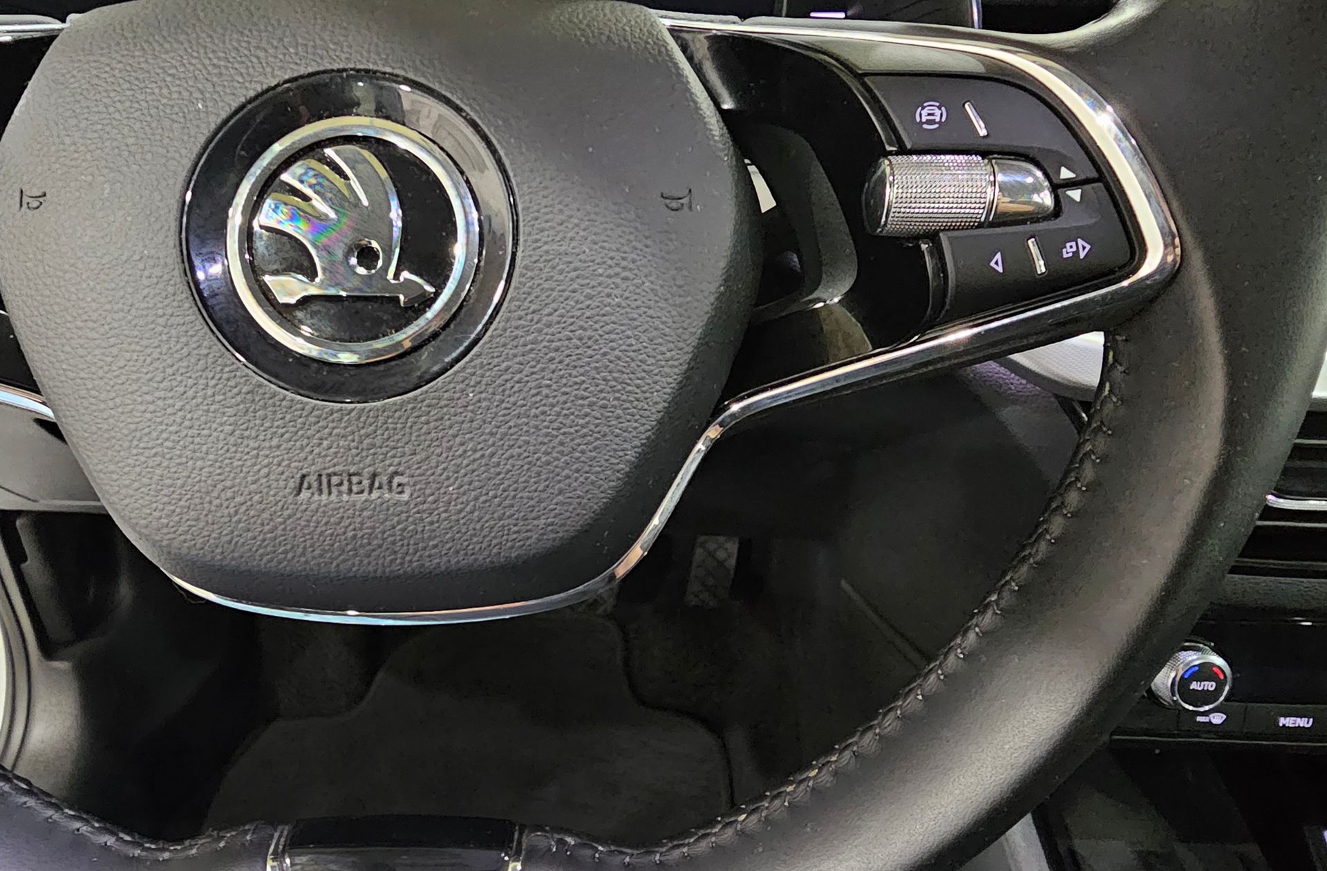 Škoda Kamiq 1.5 TSI Ambition DSG - foto 29