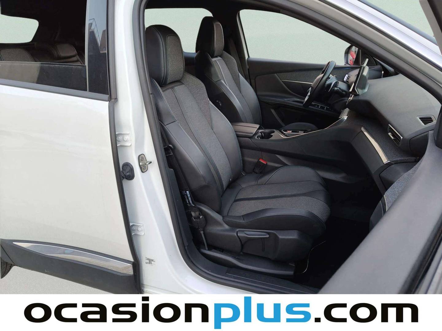 Foto Peugeot 3008 Hybrid Peugeot 3008 Hybrid 300 Allure Pack e-EAT8 (300 CV)