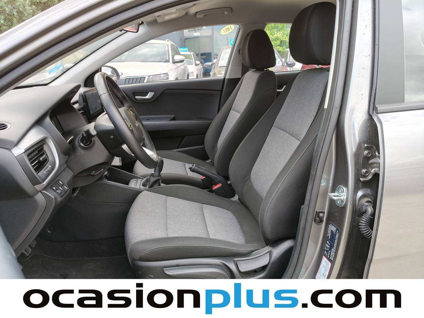 Foto asientos delanteros KIA Stonic KIA Stonic 1.0 T-GDi MHEV MT Concept (100 CV)