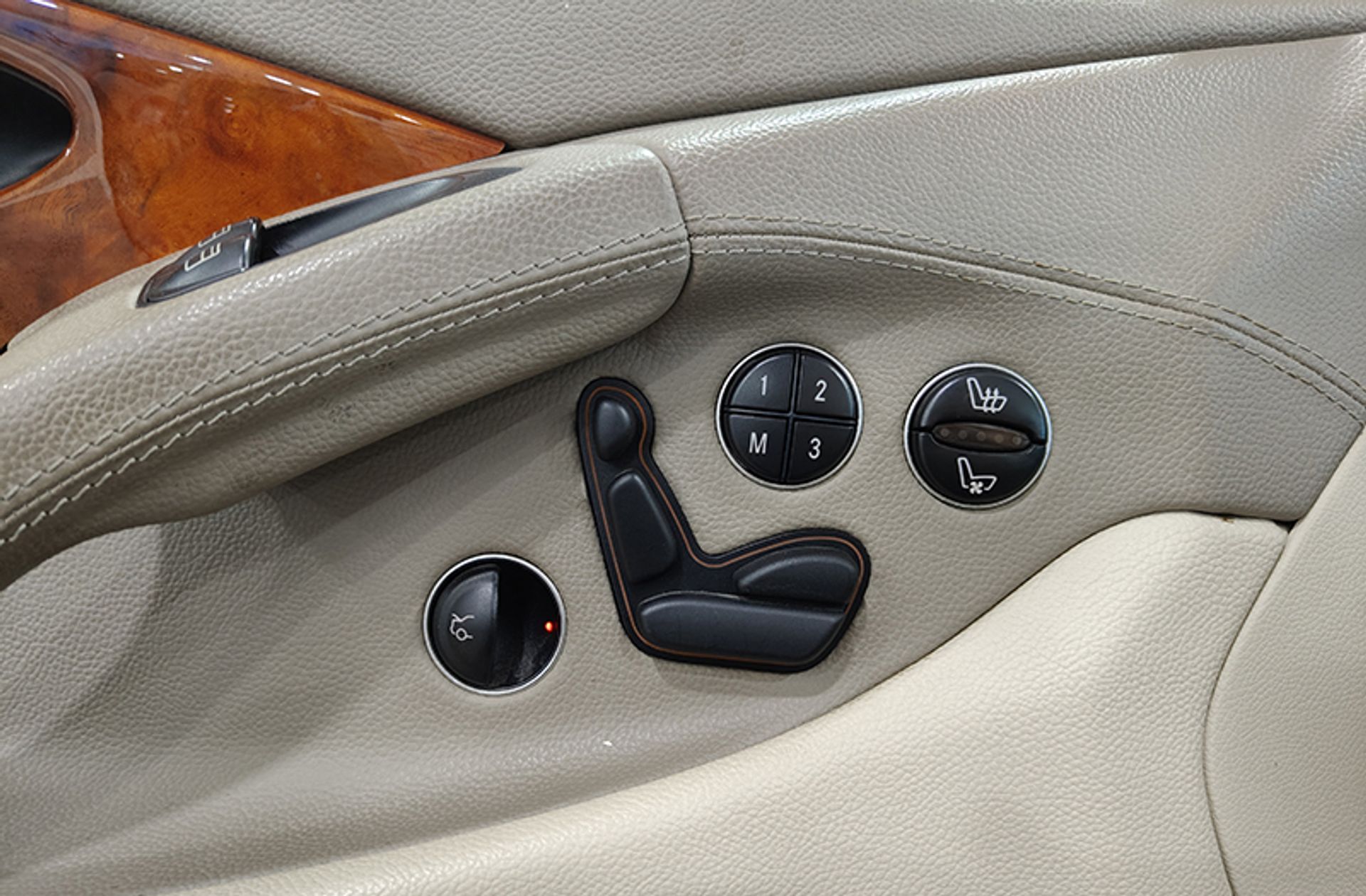 Mercedes-Benz SL 500 - foto 9
