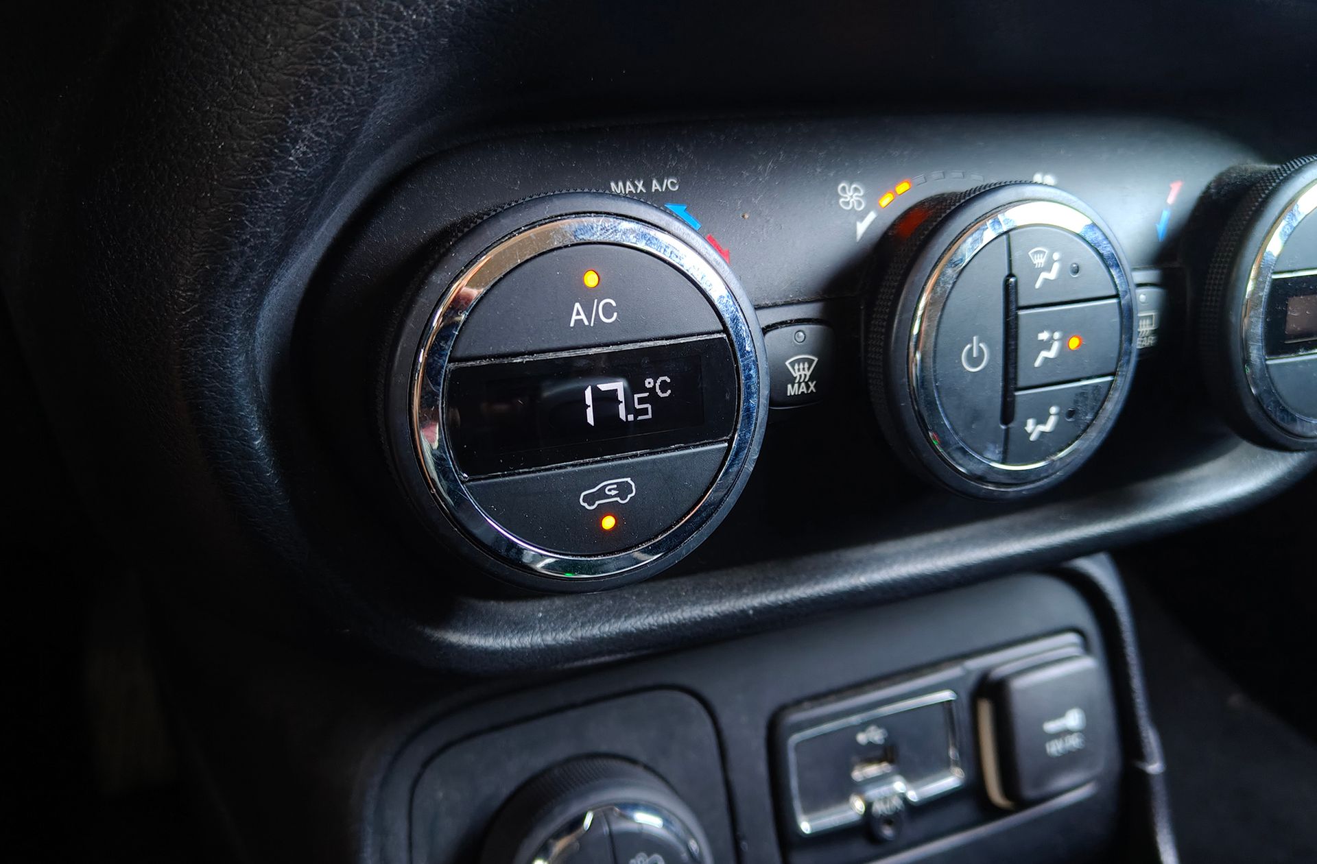 Jeep Renegade 2.0 MultiJet Limited 4x4 AD Low - foto 29
