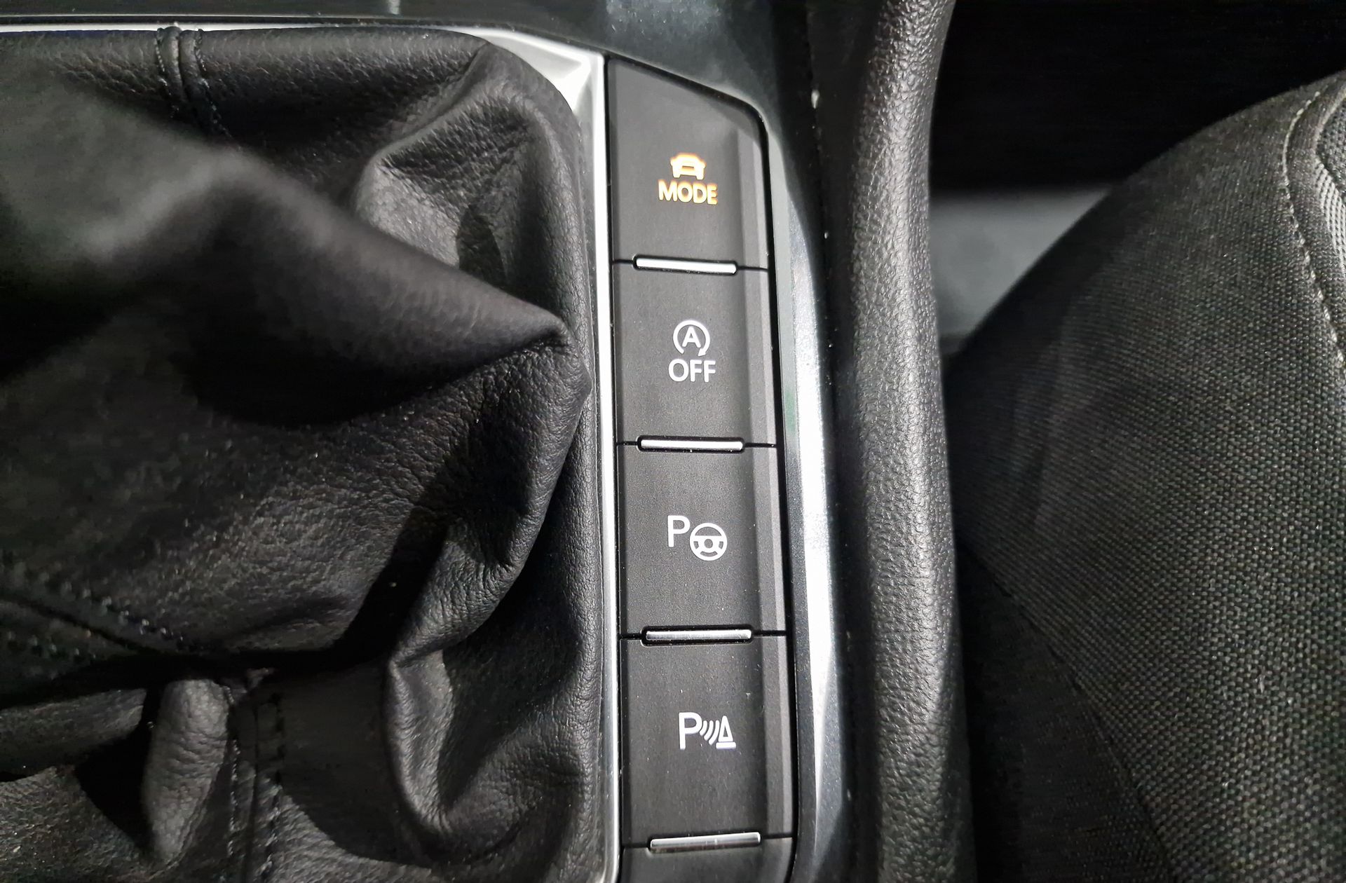 Volkswagen Tiguan Advance 2.0 TDI Pack R-Line - foto 14
