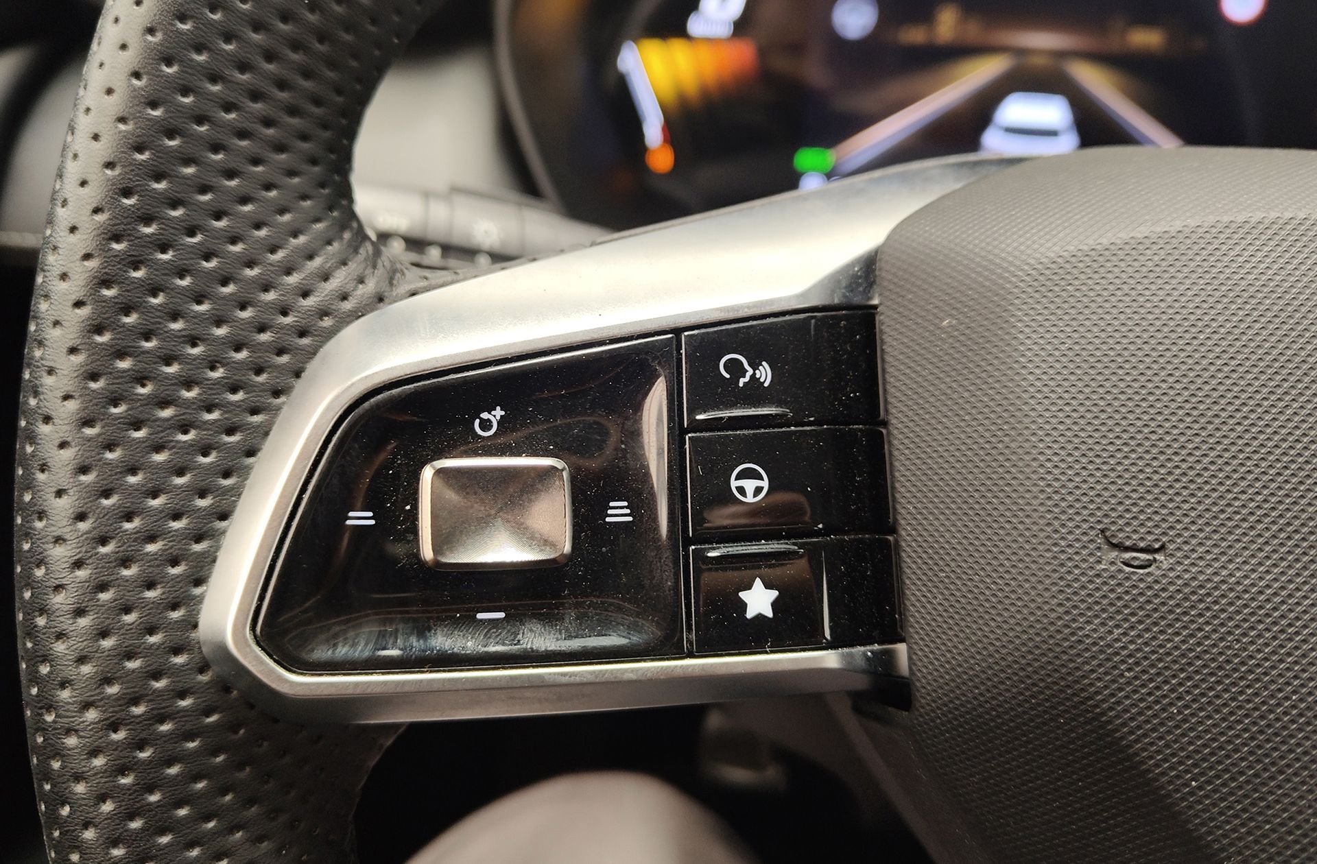 MG ZS 1.5 Hybrid+ Luxury - foto 23