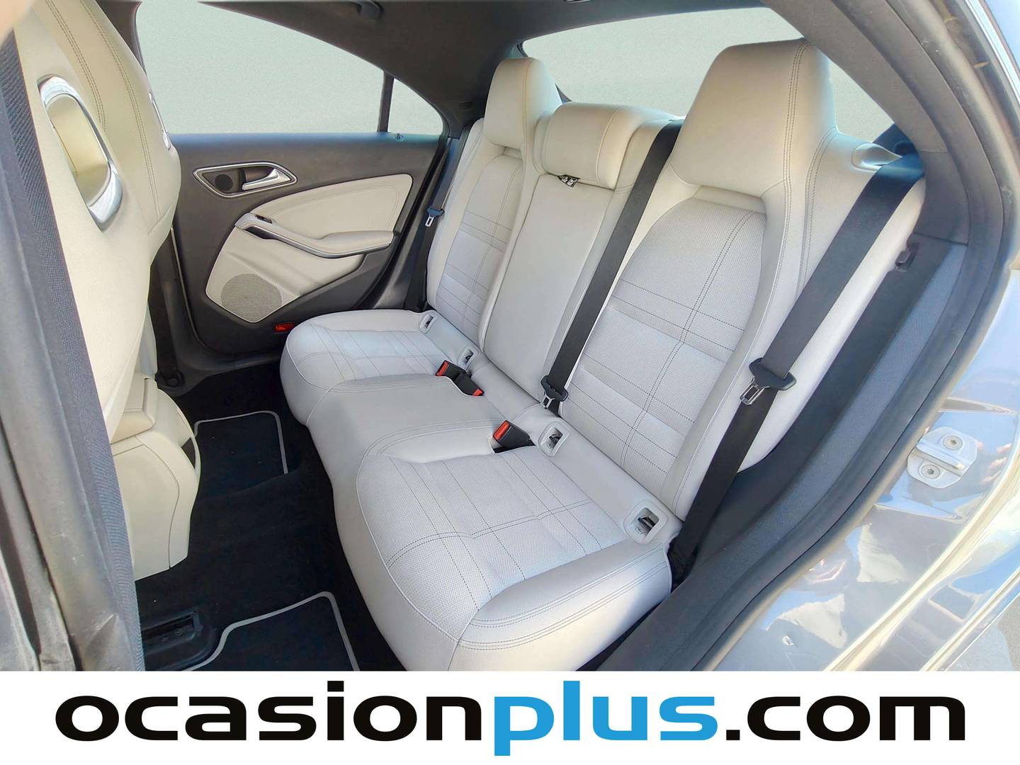 Foto asientos traseros Mercedes CLA Mercedes CLA 200 (156 CV)