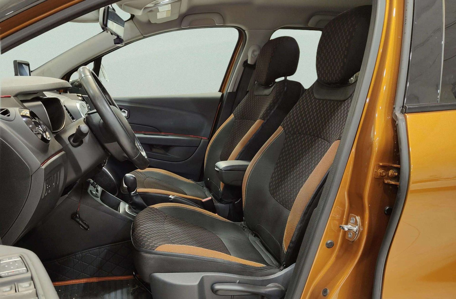 Renault Captur Zen TCe GPF EDC - foto 13