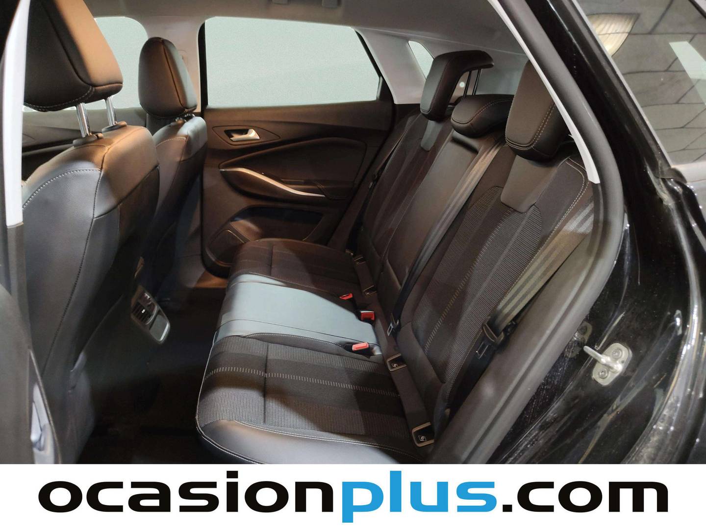 Foto asientos traseros Opel Grandland Opel Grandland 1.2 Turbo XHT S&S GS (130 CV)