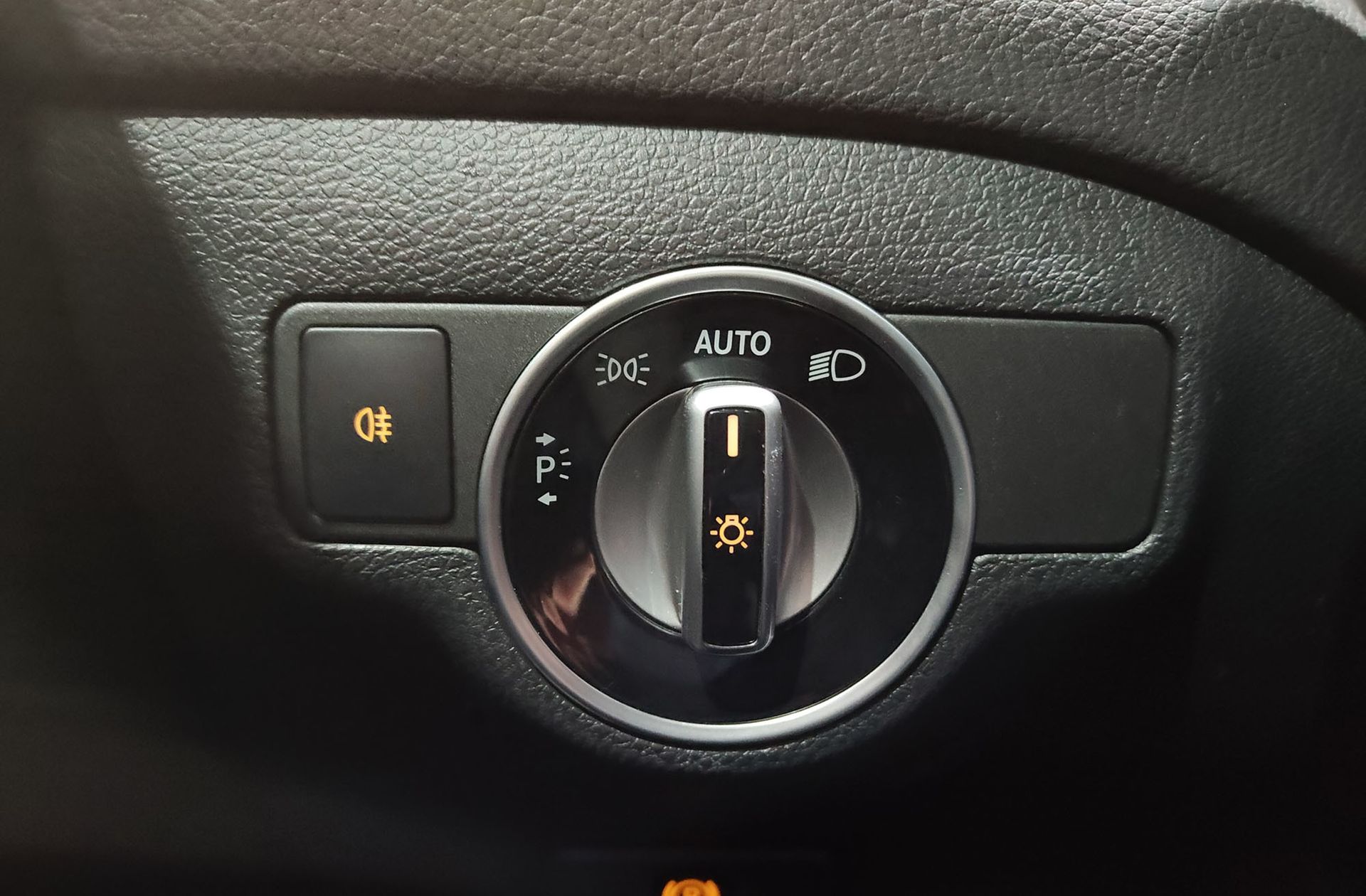 Mercedes-Benz GLA 220 d Urban - foto 11