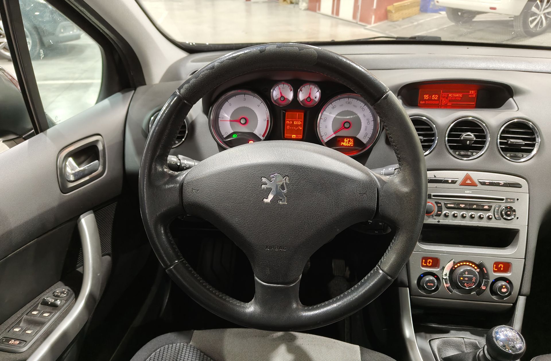 Peugeot 308 1.6 HDi FAP Premium - foto 19