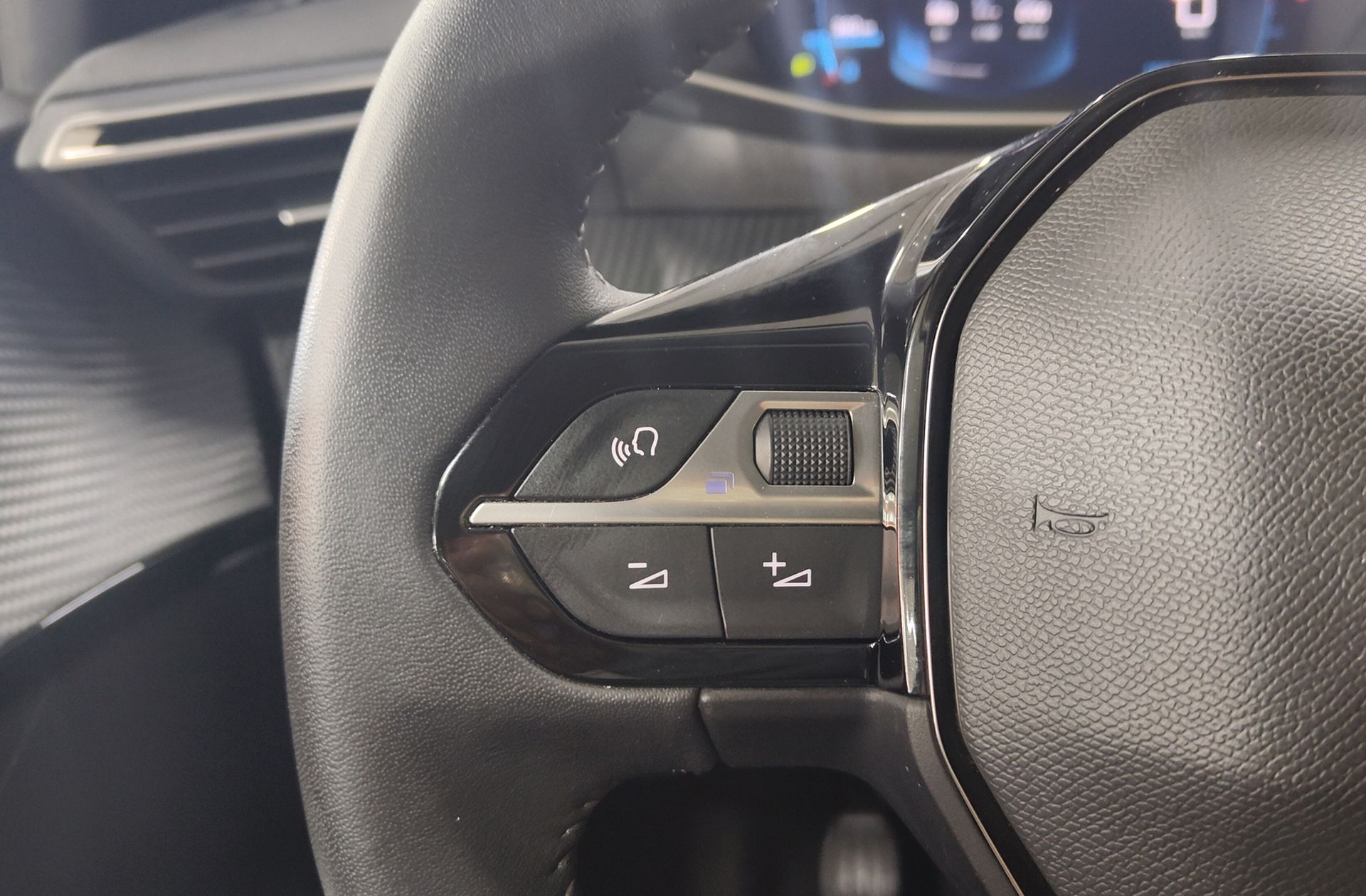 Peugeot 208 PureTech 100 Allure Pack - foto 27