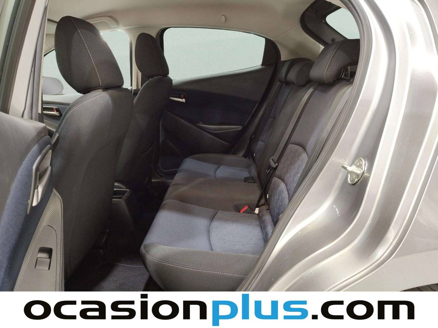 Foto asientos delanteros Mazda Mazda2 Mazda Mazda 2 1.5 GE Style+ (90 CV)