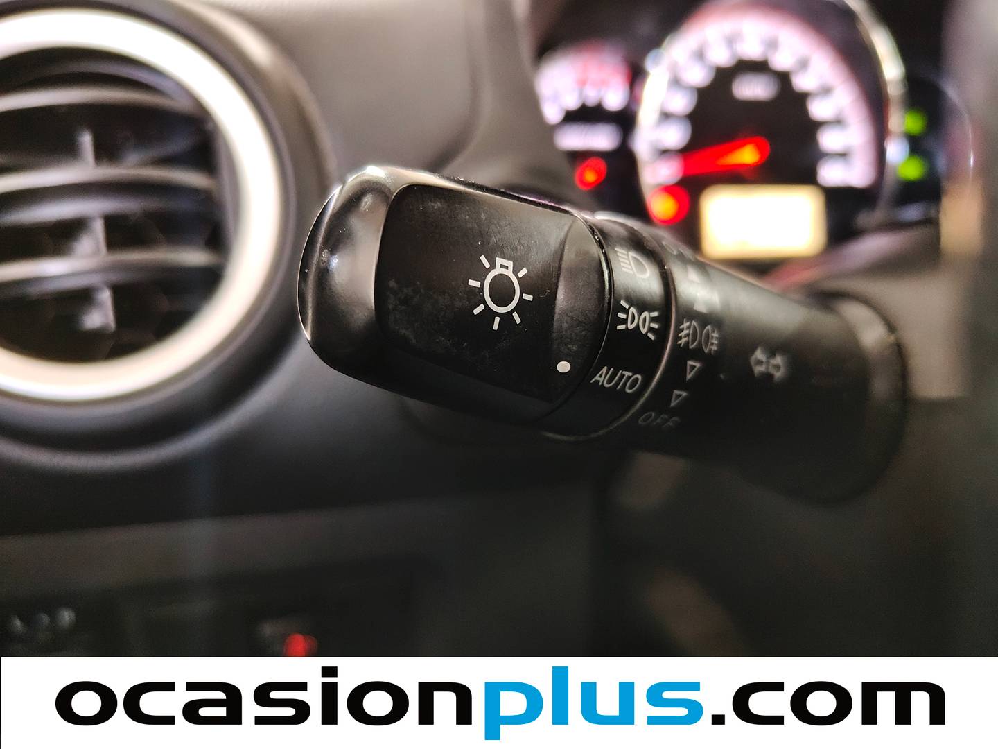 Equipamiento del Mitsubishi Space Star Mitsubishi Space Star 120 MPI Motion (71 CV)