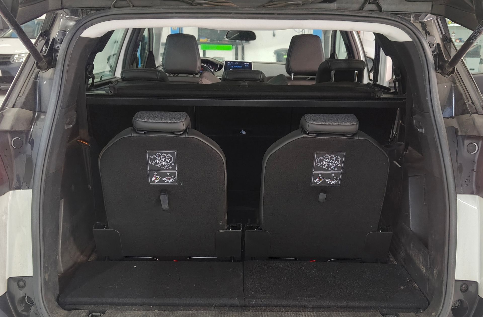 Peugeot 5008 BlueHDi 130 Allure Pack EAT8 7 plazas - foto 20