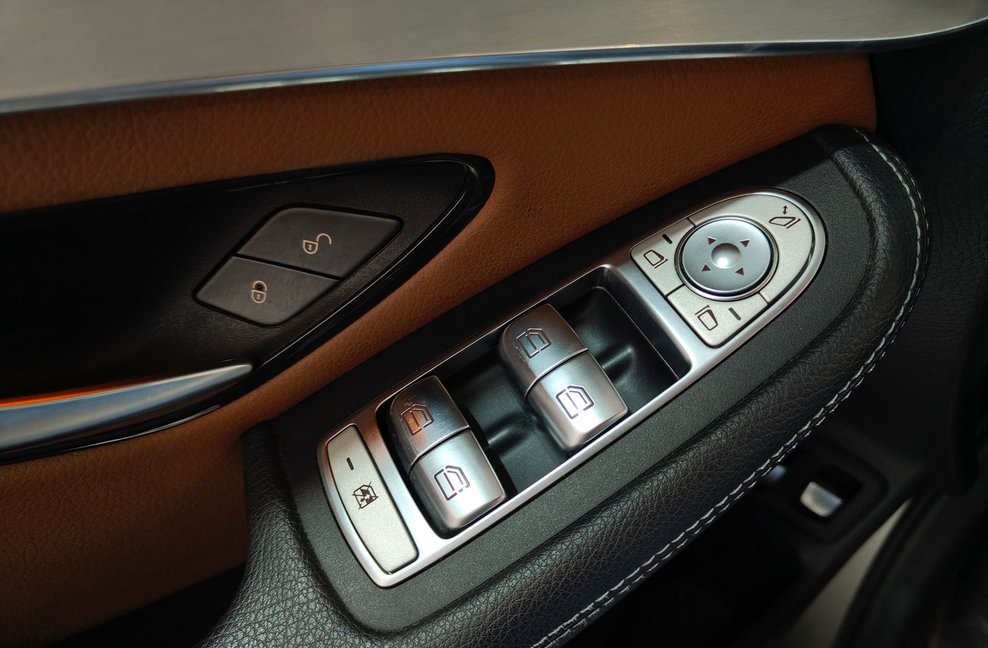 Mercedes-Benz GLC 300 4Matic Pack AMG - foto 47