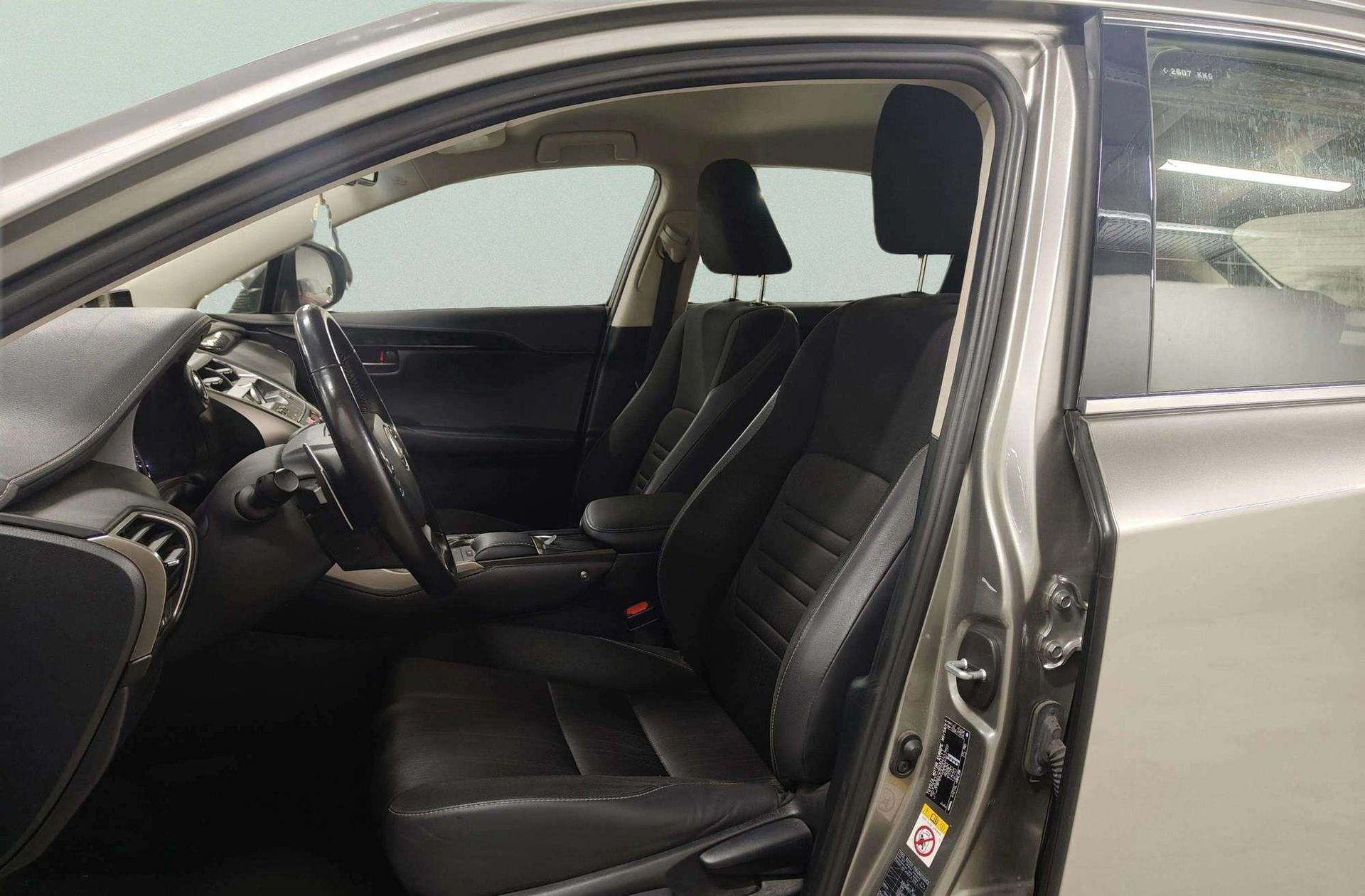 Lexus NX 300h Business Navigation 2WD - foto 10