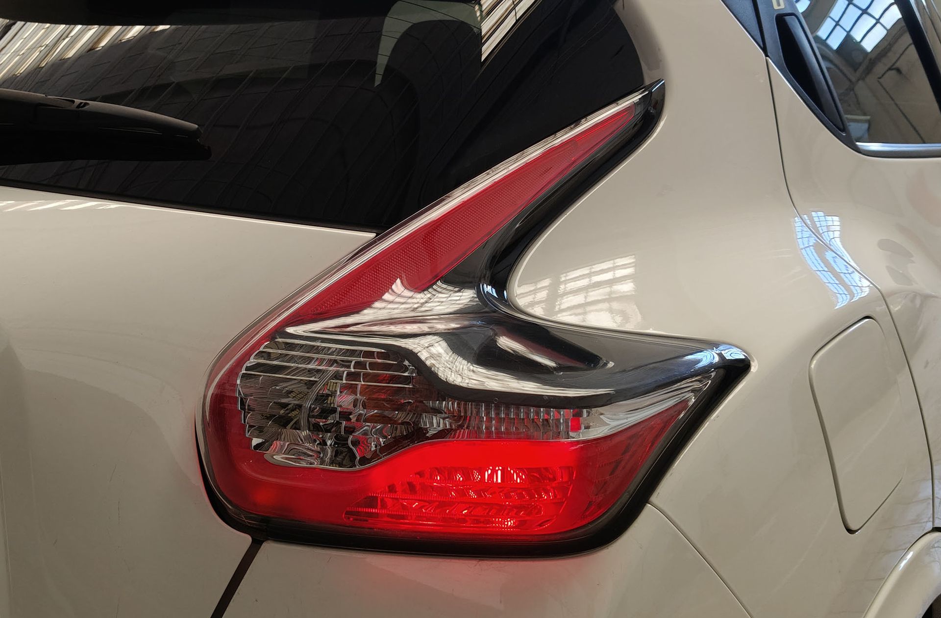 Nissan Juke 1.6 DIG-T Nismo 4x2 - foto 22