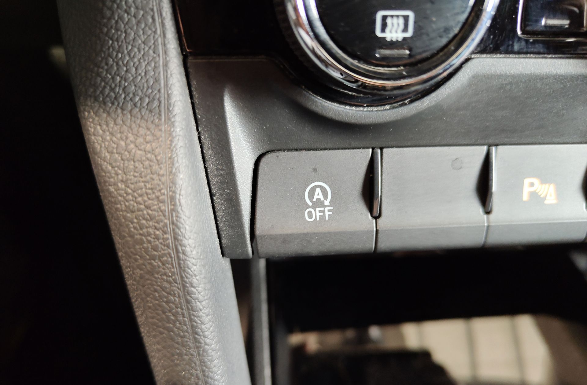 Škoda Karoq 2.0 TDI Selection - foto 30