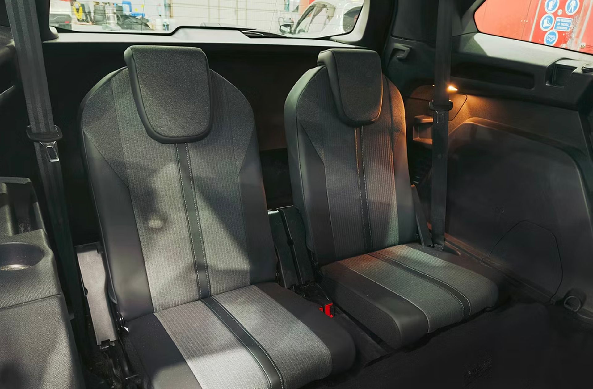 Peugeot 5008 BlueHDi 130 Allure Pack EAT8 7 plazas - foto 6