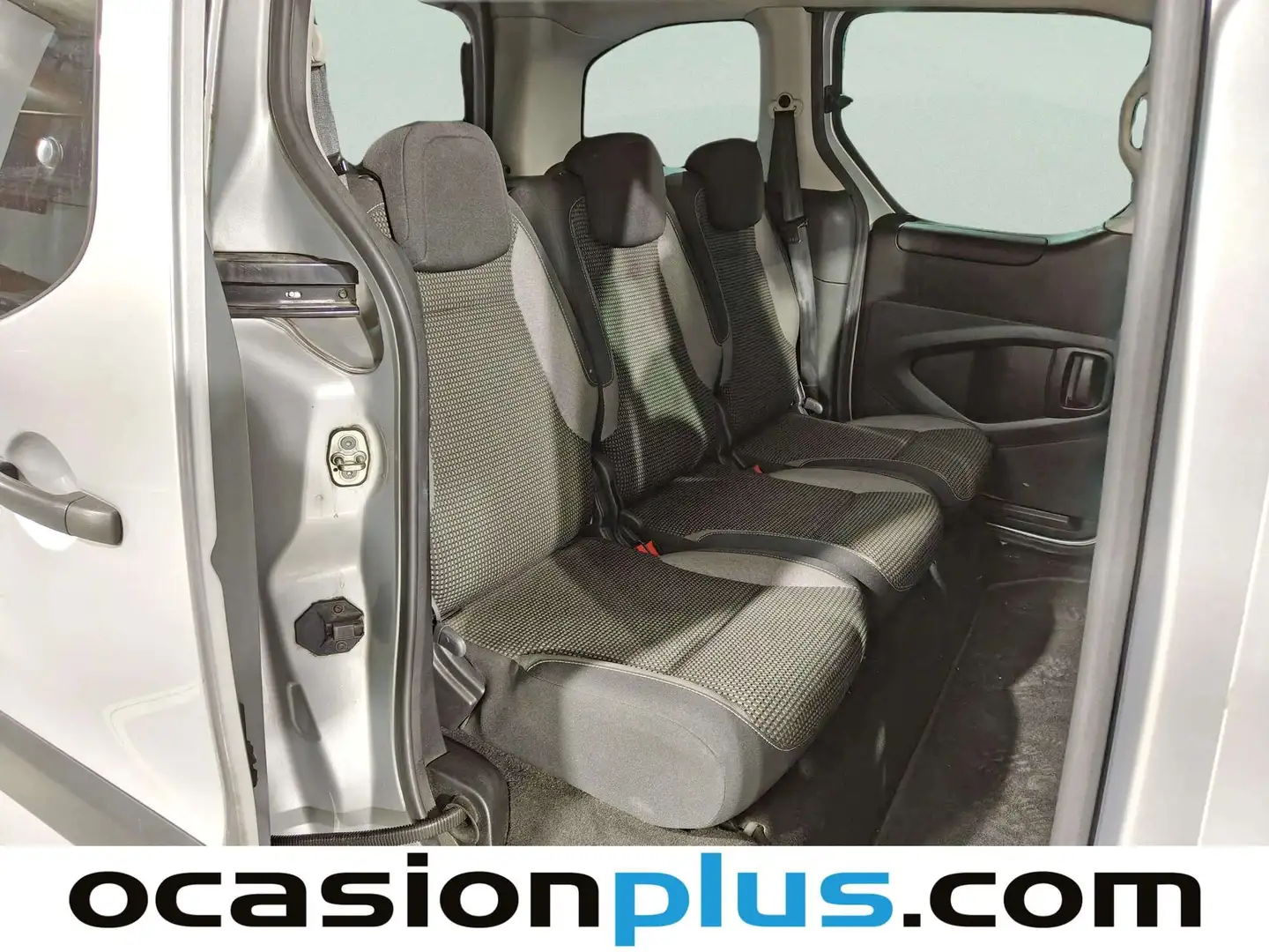 Foto Peugeot Partner Peugeot Partner Tepee BlueHDi 100 Adventure Edition (100 CV)