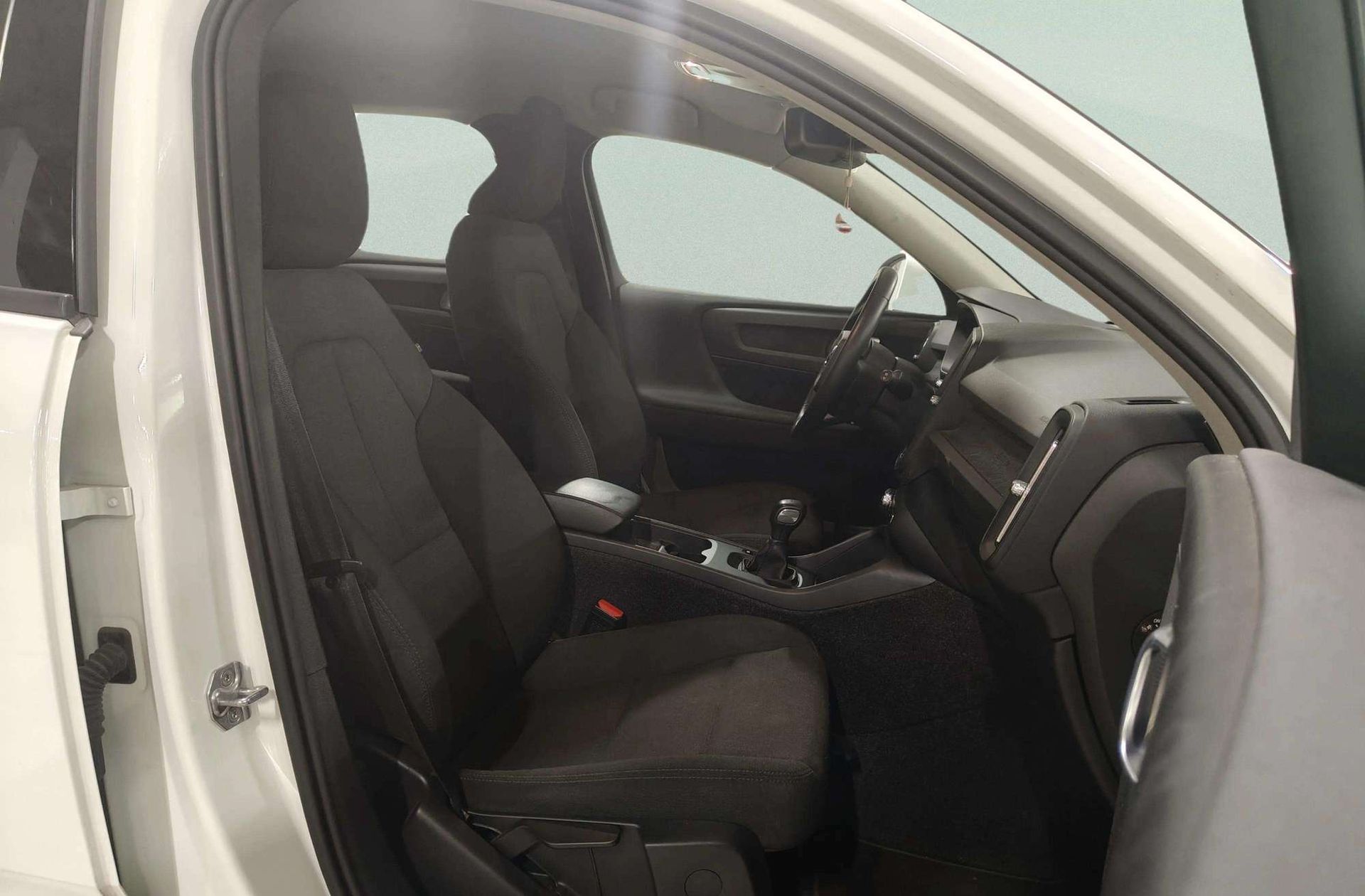 Volvo XC40 T2 Momentum Core - foto 18