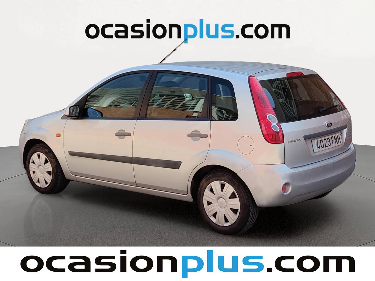Foto trasera Ford Fiesta Ford Fiesta 1.4 Newport (80 CV) izquierda