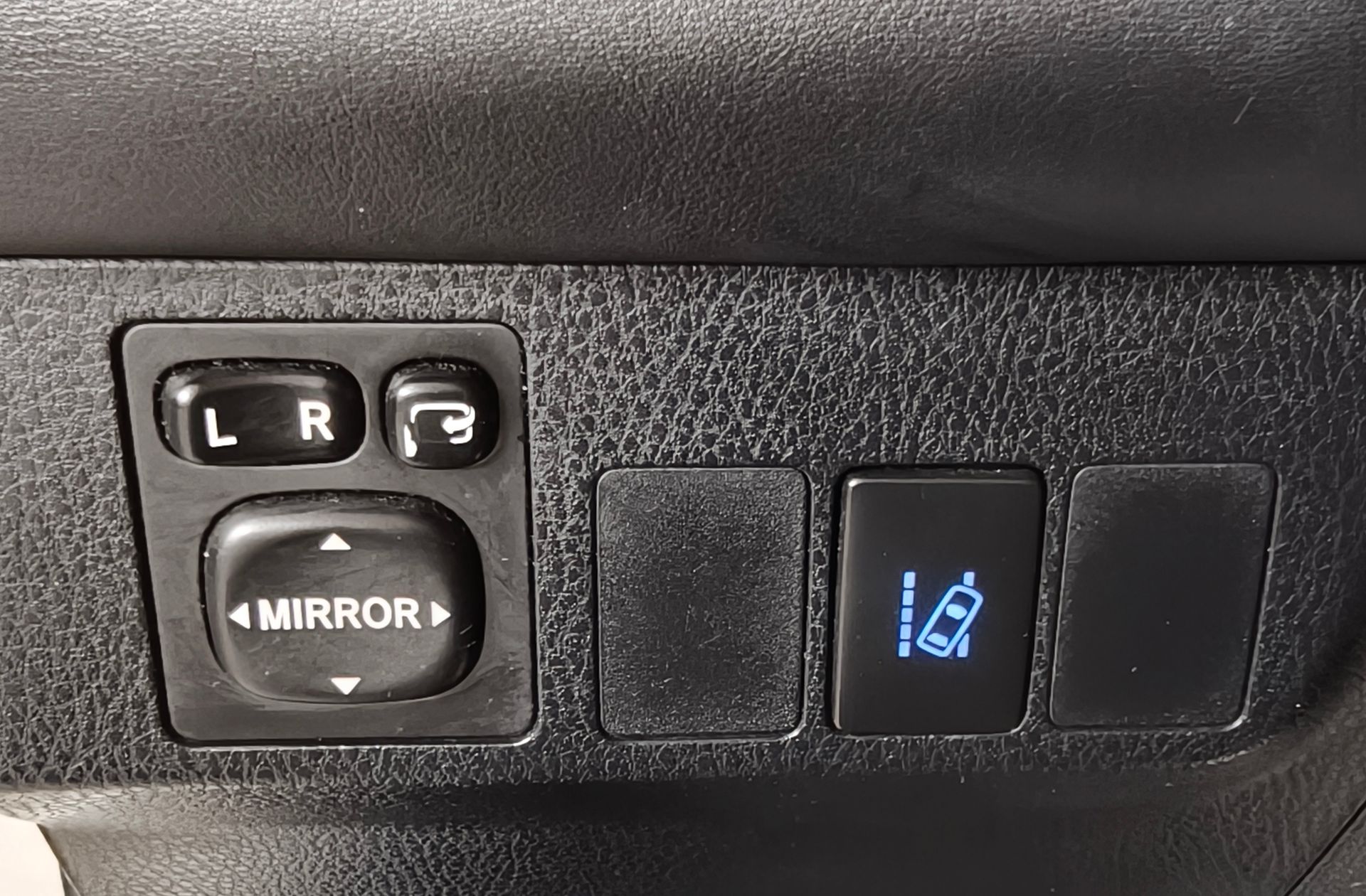 Toyota RAV4 2.5l hybrid Advance Pack Drive 2WD - foto 23