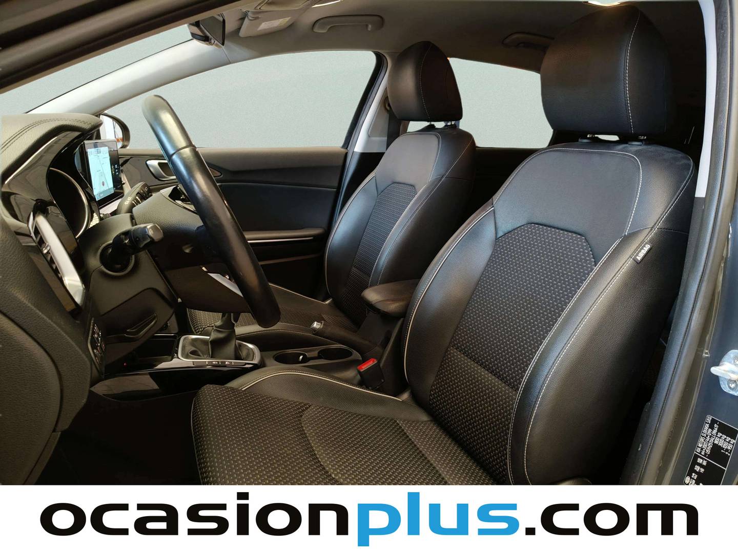 Foto asientos delanteros KIA Ceed KIA Ceed 1.0 T-GDi Tech (100 CV)