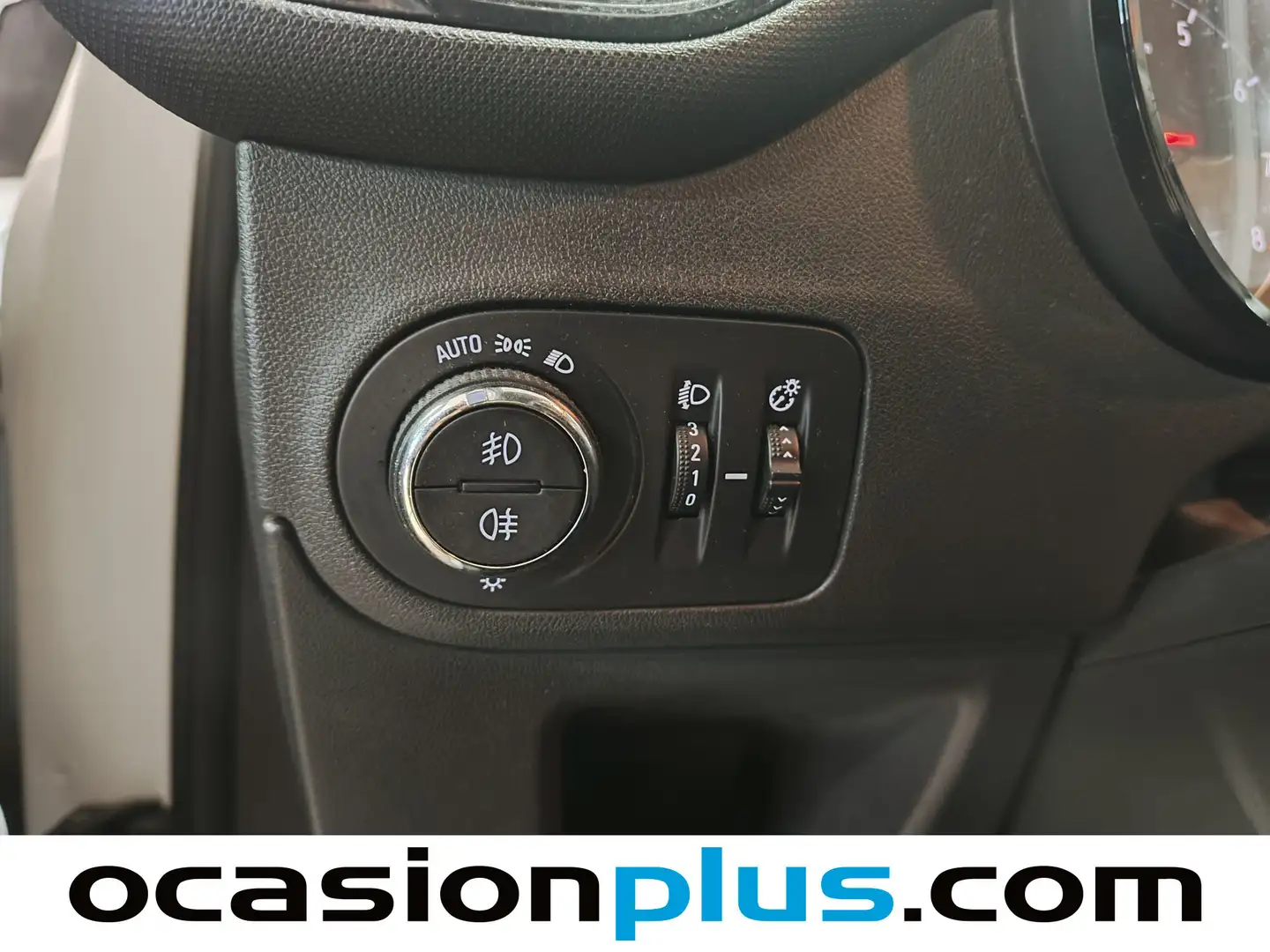 Foto Opel Crossland X Opel Crossland X 1.2 Turbo S&S ecoTEC Selective  (110 CV)