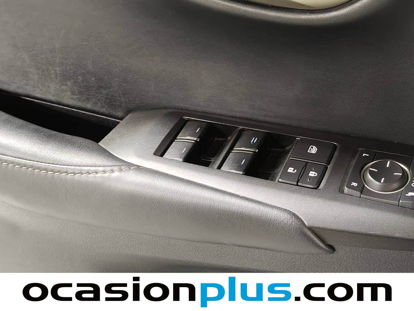 Foto Lexus NX Lexus NX 300h Corporate 2WD + Navibox (197 CV)