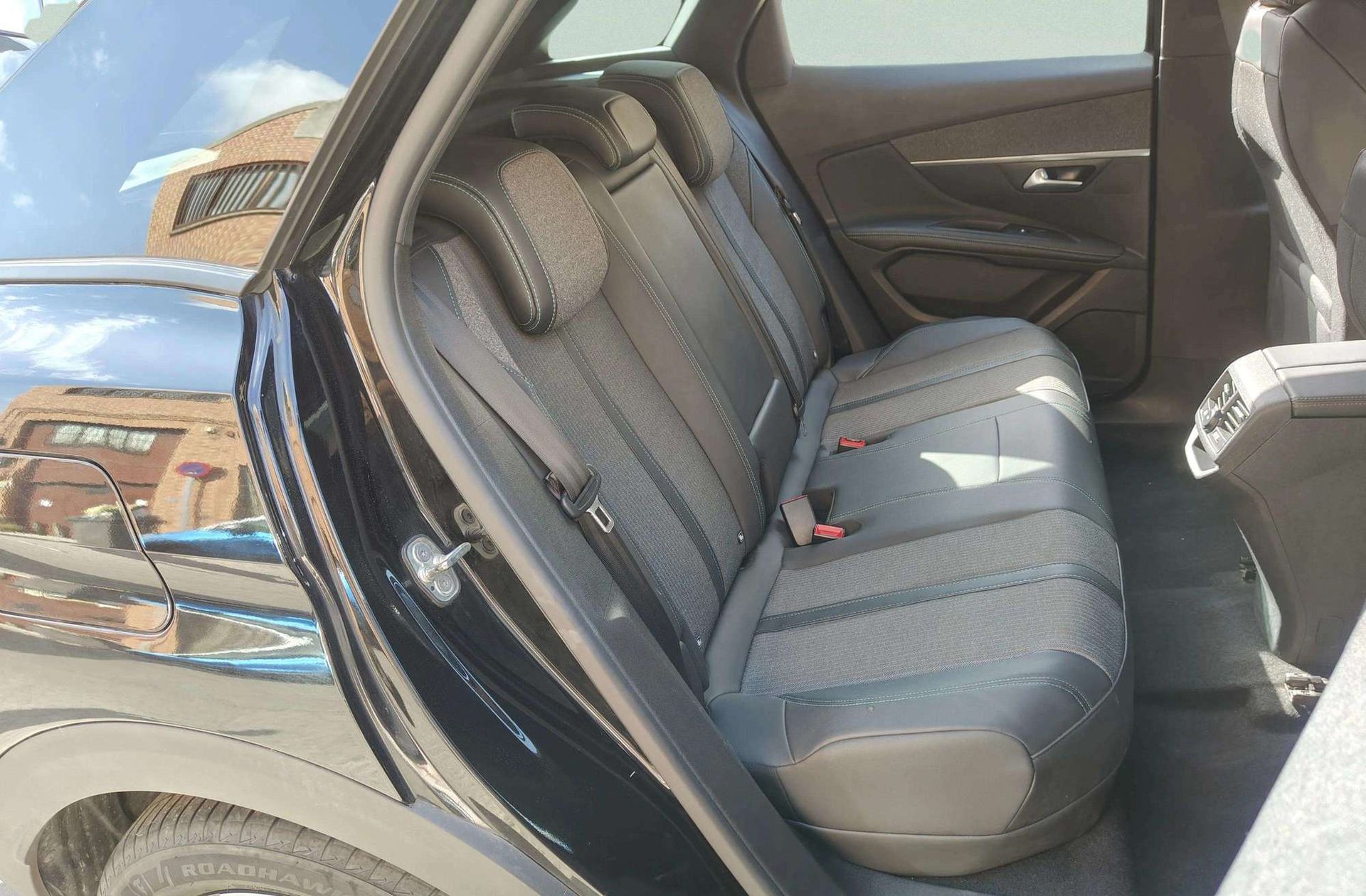 Peugeot 3008 300 Allure Pack e-EAT8 - foto 18