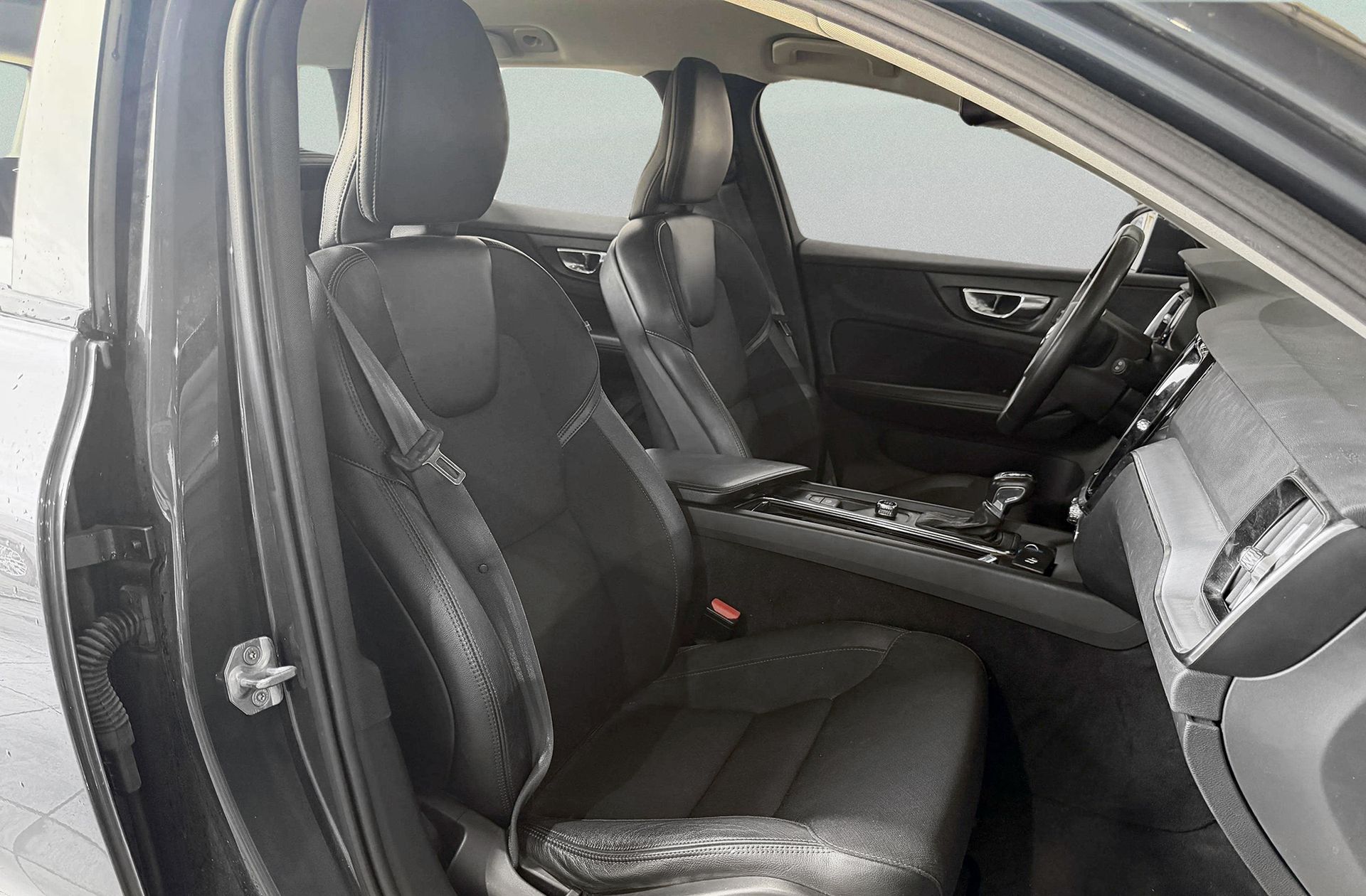 Volvo V60 D3 Momentum - foto 17